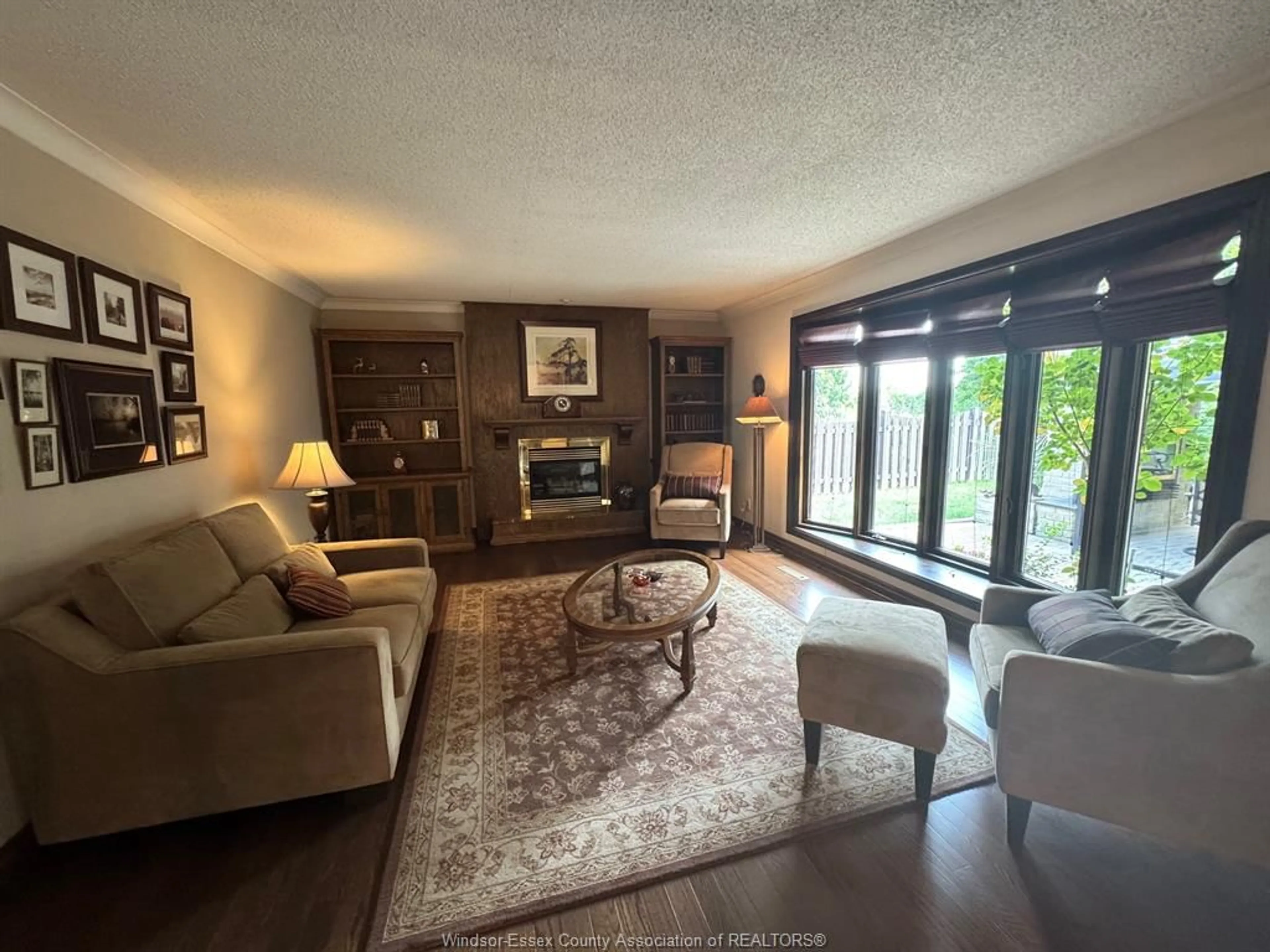 Living room with furniture, unknown for 6660 DISPUTED, LaSalle Ontario N9H 1V1