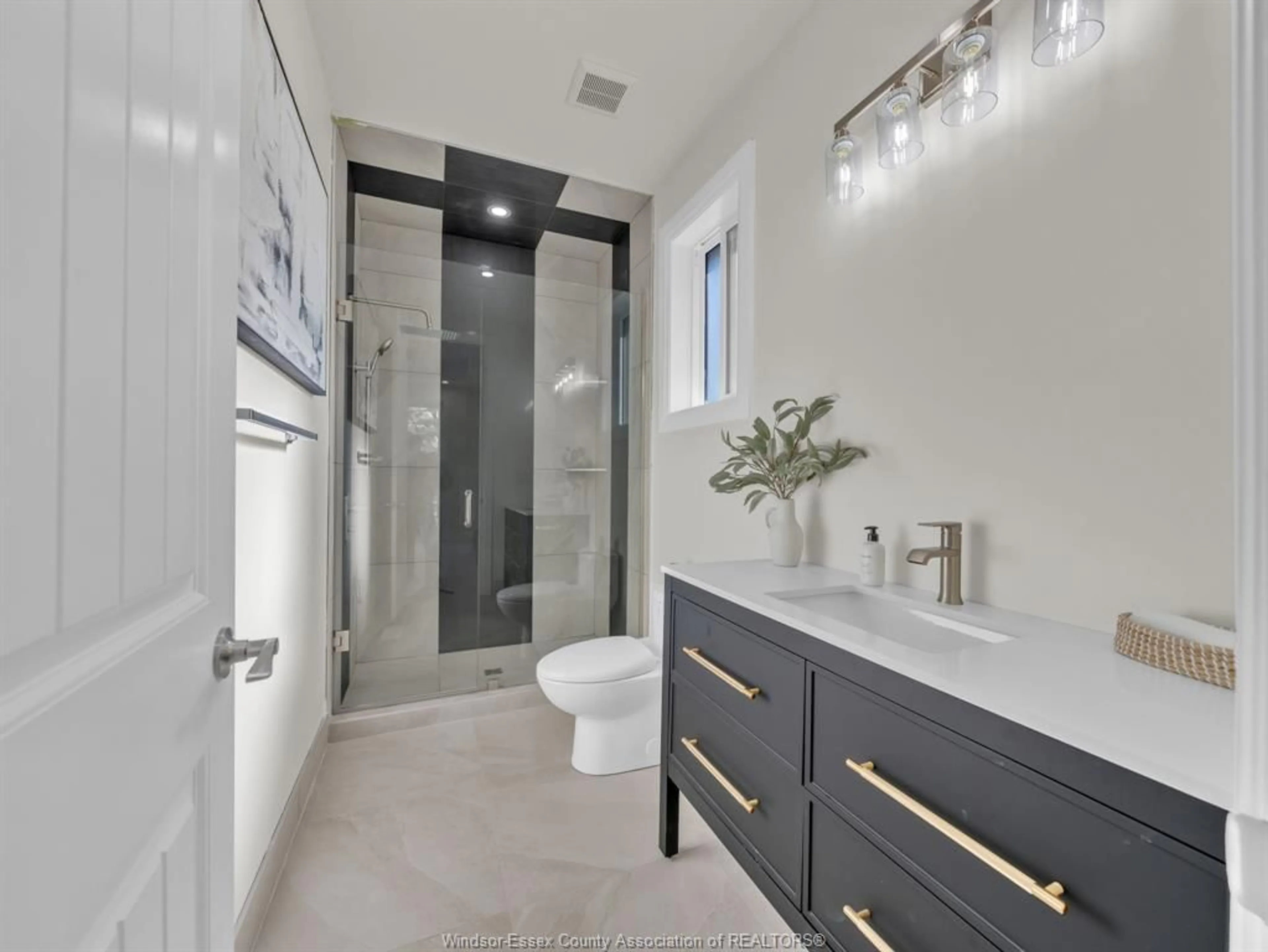 Contemporary bathroom, ceramic/tile floor for 113 LAURIER Dr, LaSalle Ontario N9J 1L4