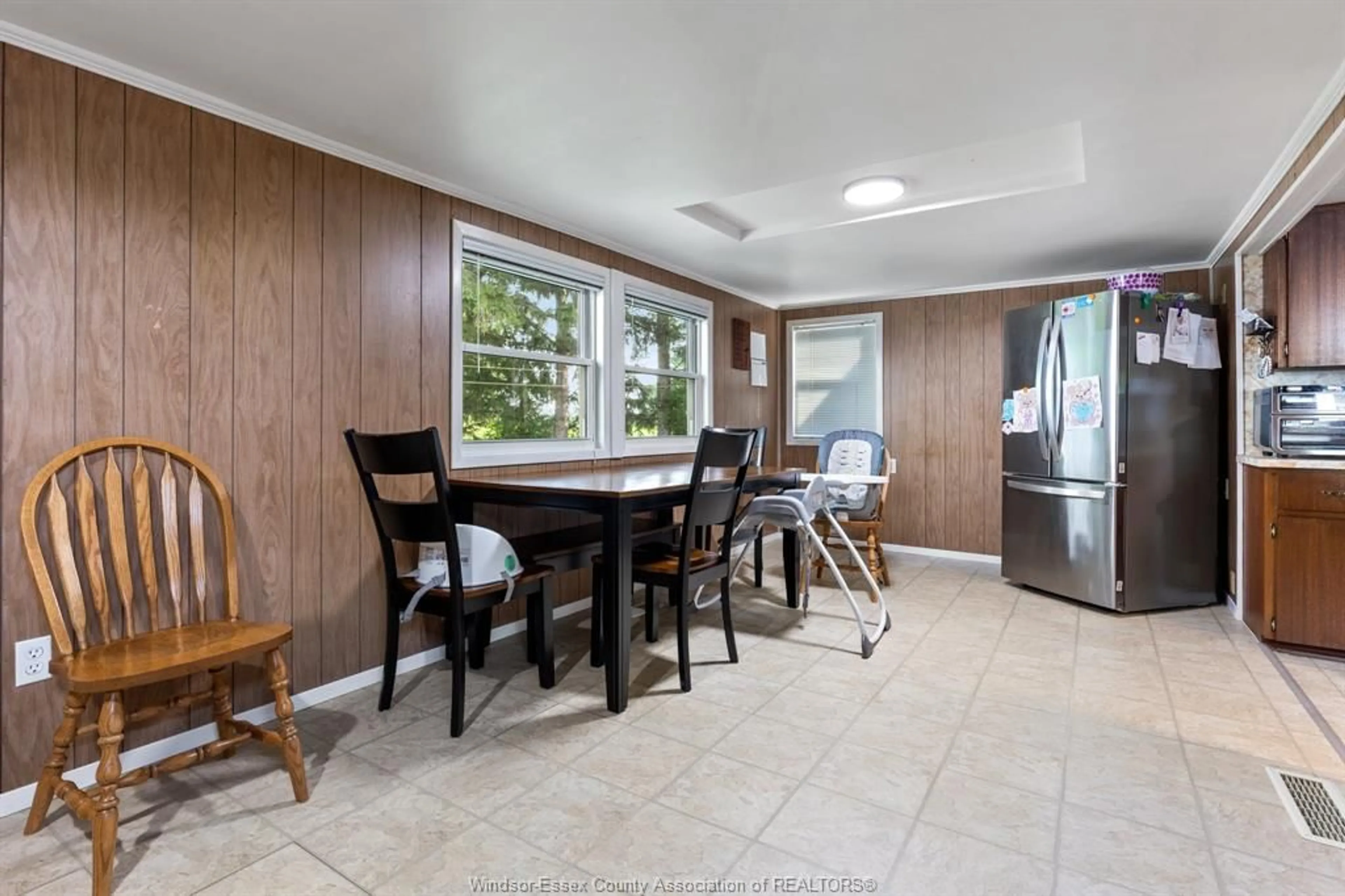 Dining room, ceramic/tile floor for 4453 TECUMSEH Line, Tilbury Ontario N0P 2L0