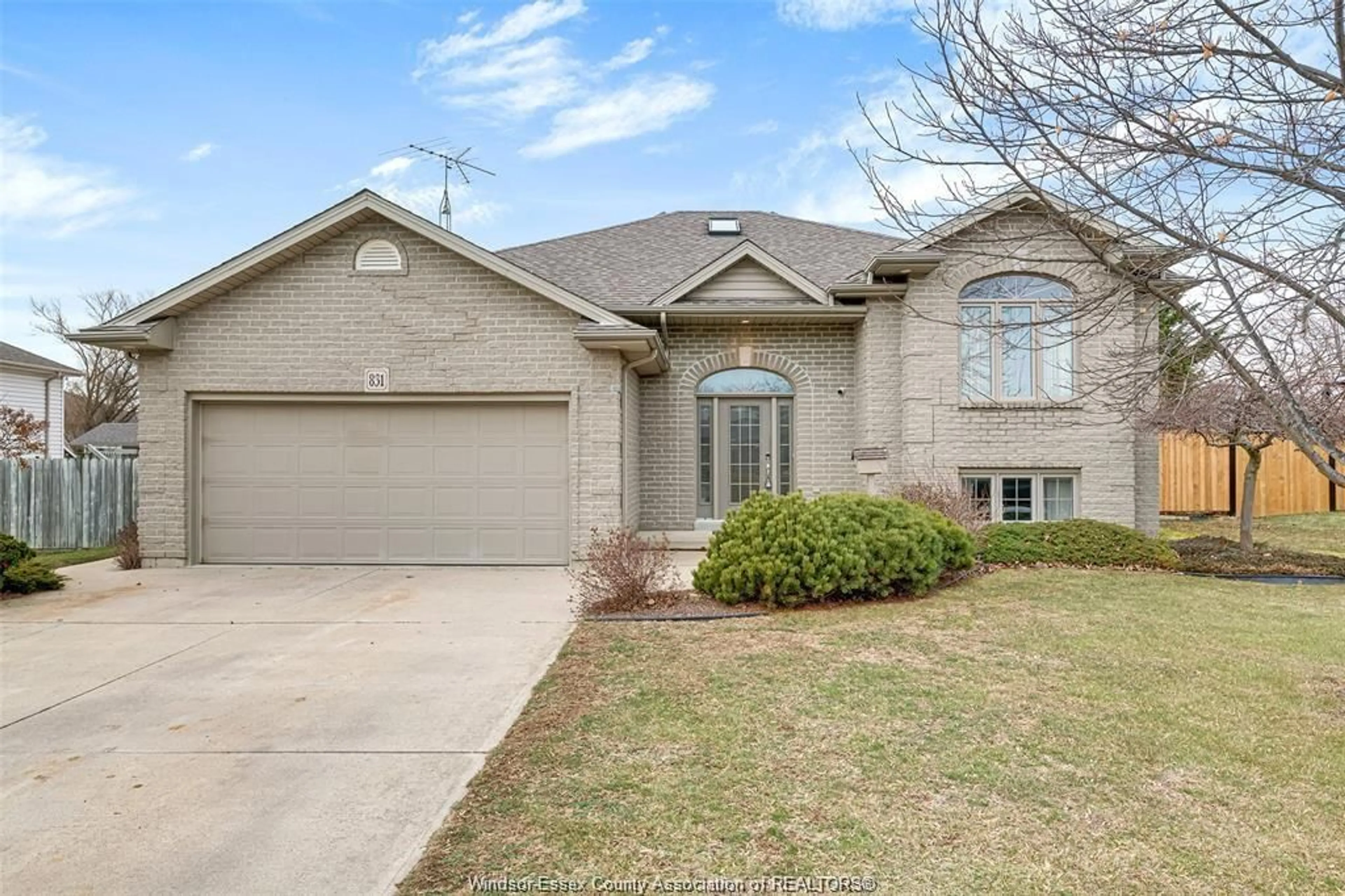 Home with brick exterior material, street for 831 LAWNDALE, Kingsville Ontario N9Y 3S5