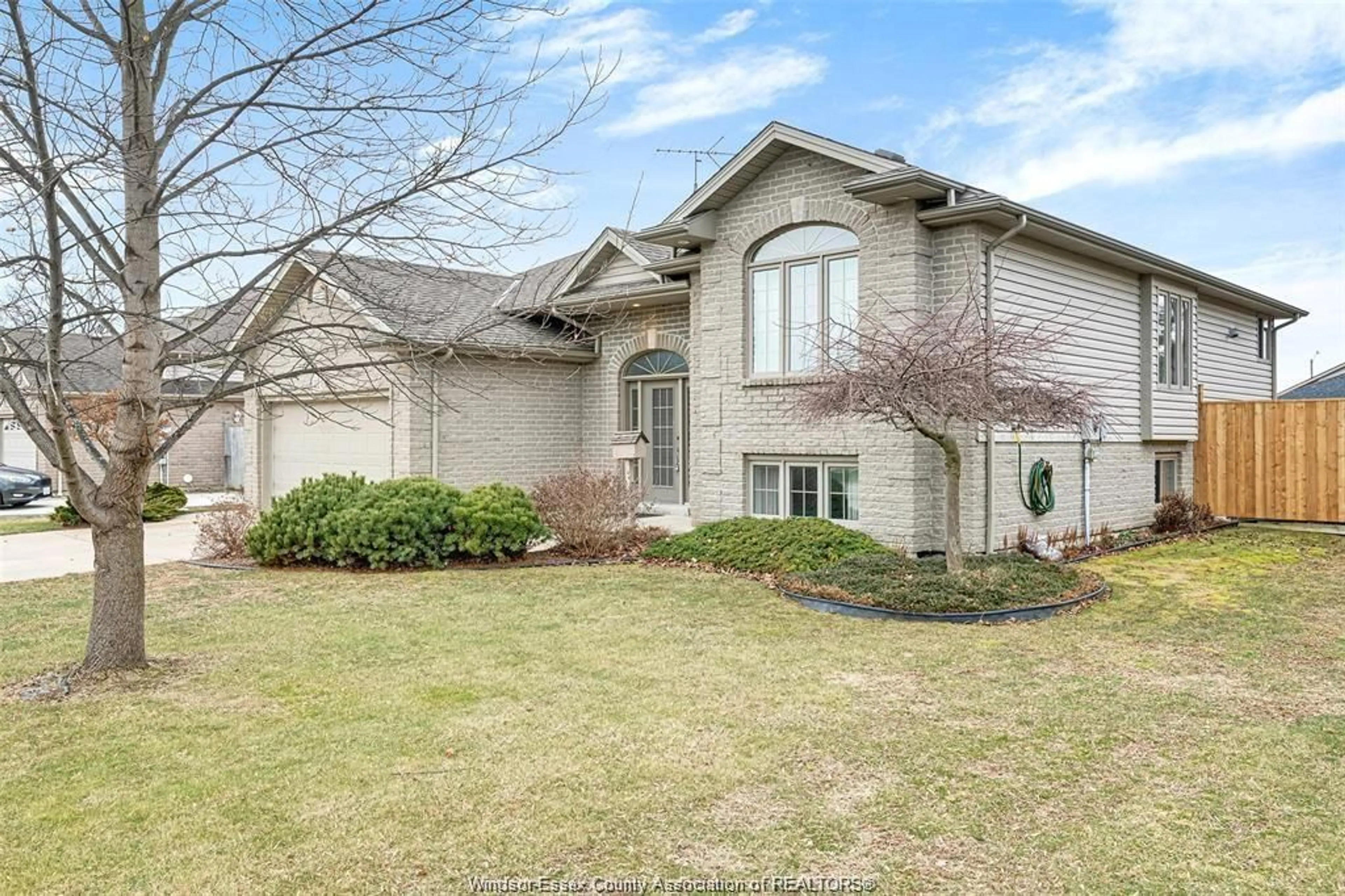 Home with brick exterior material, street for 831 LAWNDALE, Kingsville Ontario N9Y 3S5