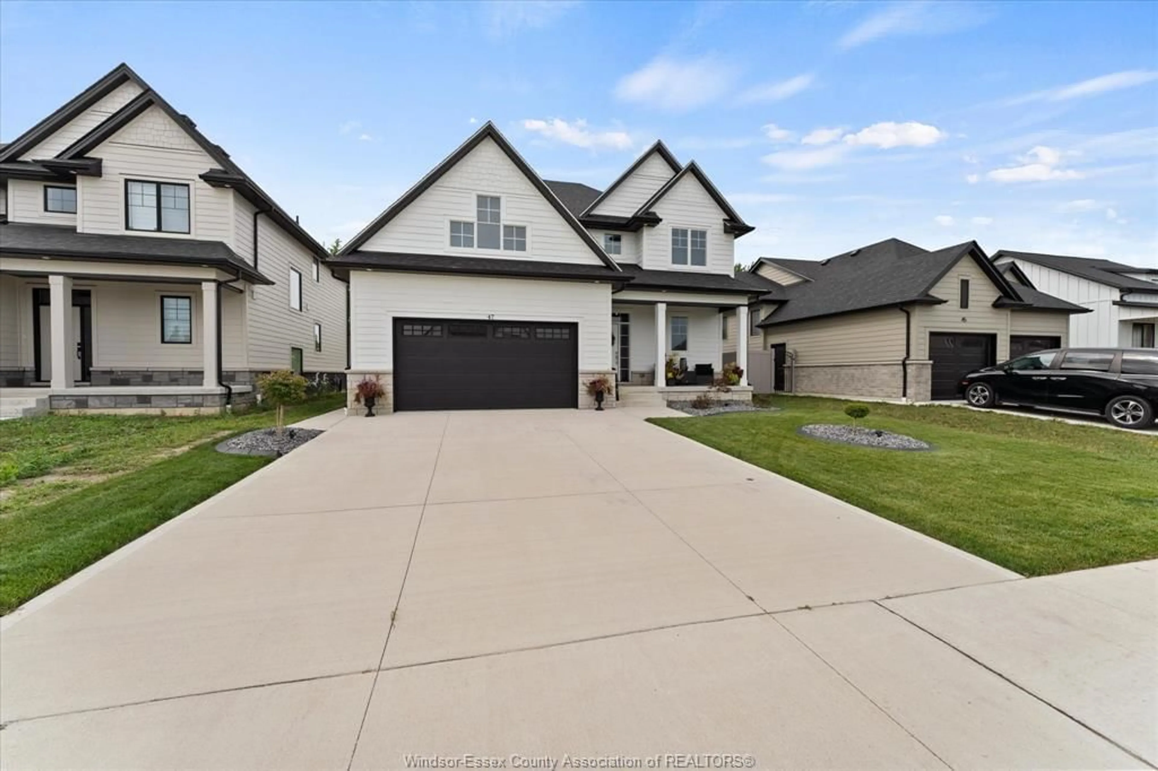 Home with vinyl exterior material, street for 47 BELLEVIEW, Cottam Ontario N0R 1B0