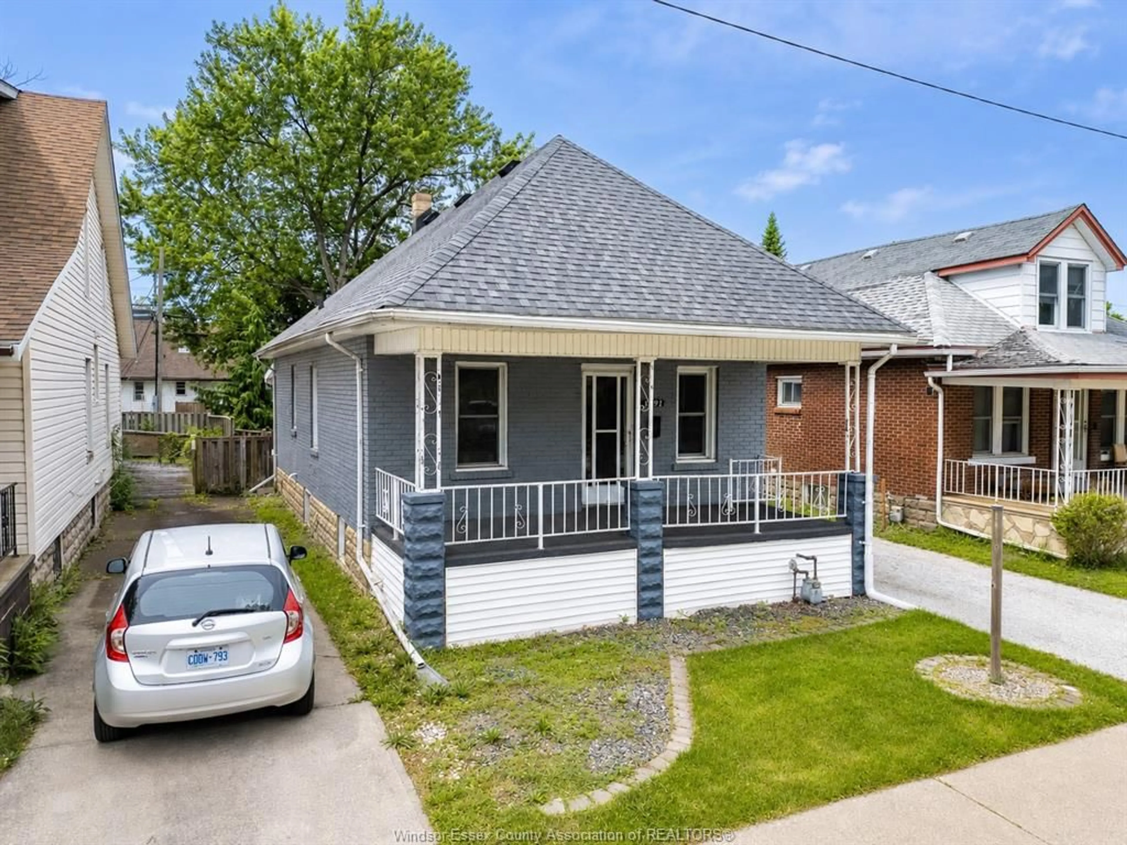 Unknown for 1091 LENA, Windsor Ontario N9C 3K3