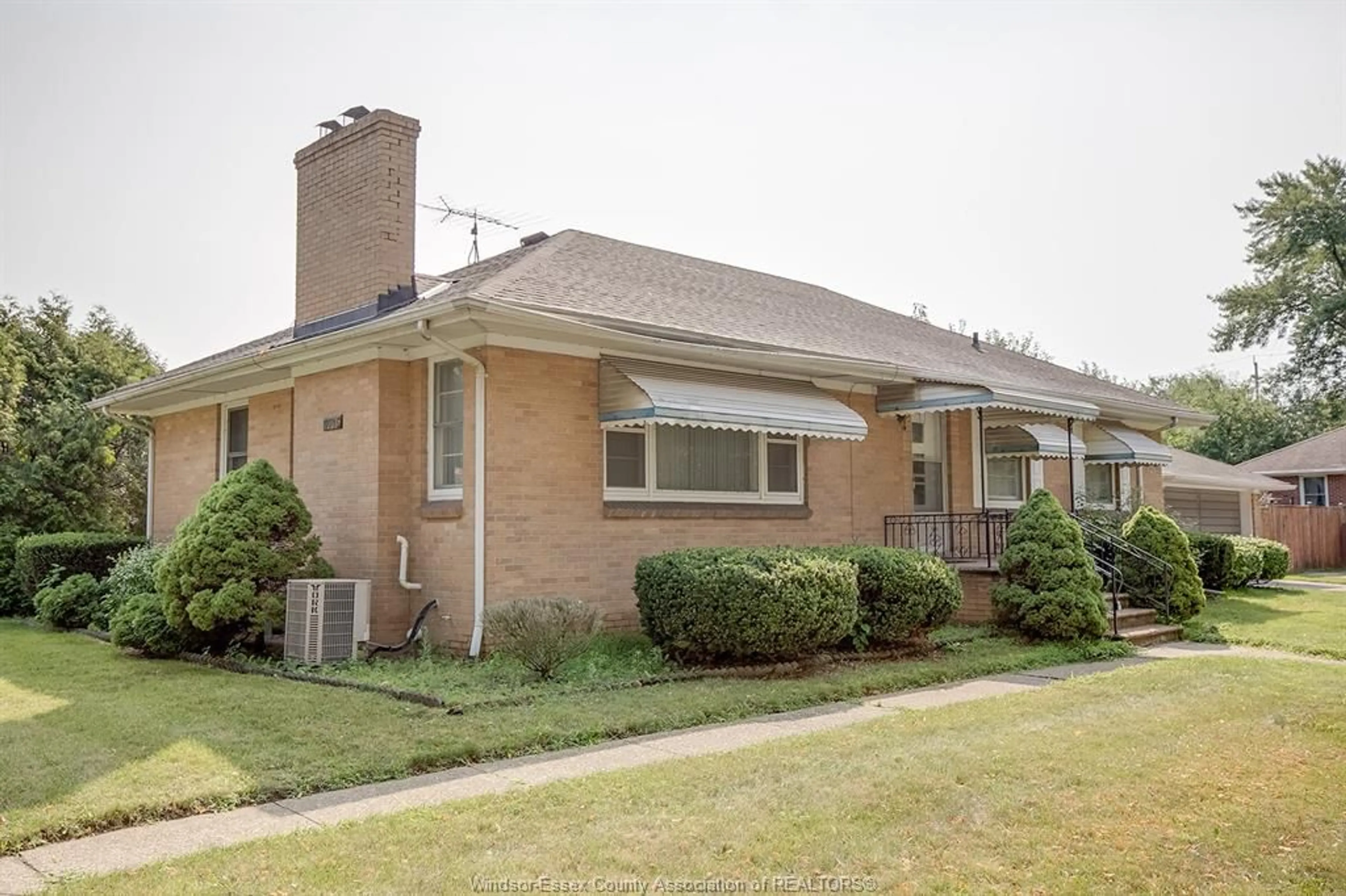 Home with brick exterior material, street for 4305 PLEASANT Pl, Windsor Ontario N8Y 2E9