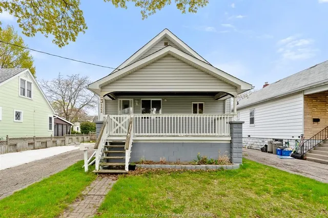 311 CONRAD St, Sarnia 2