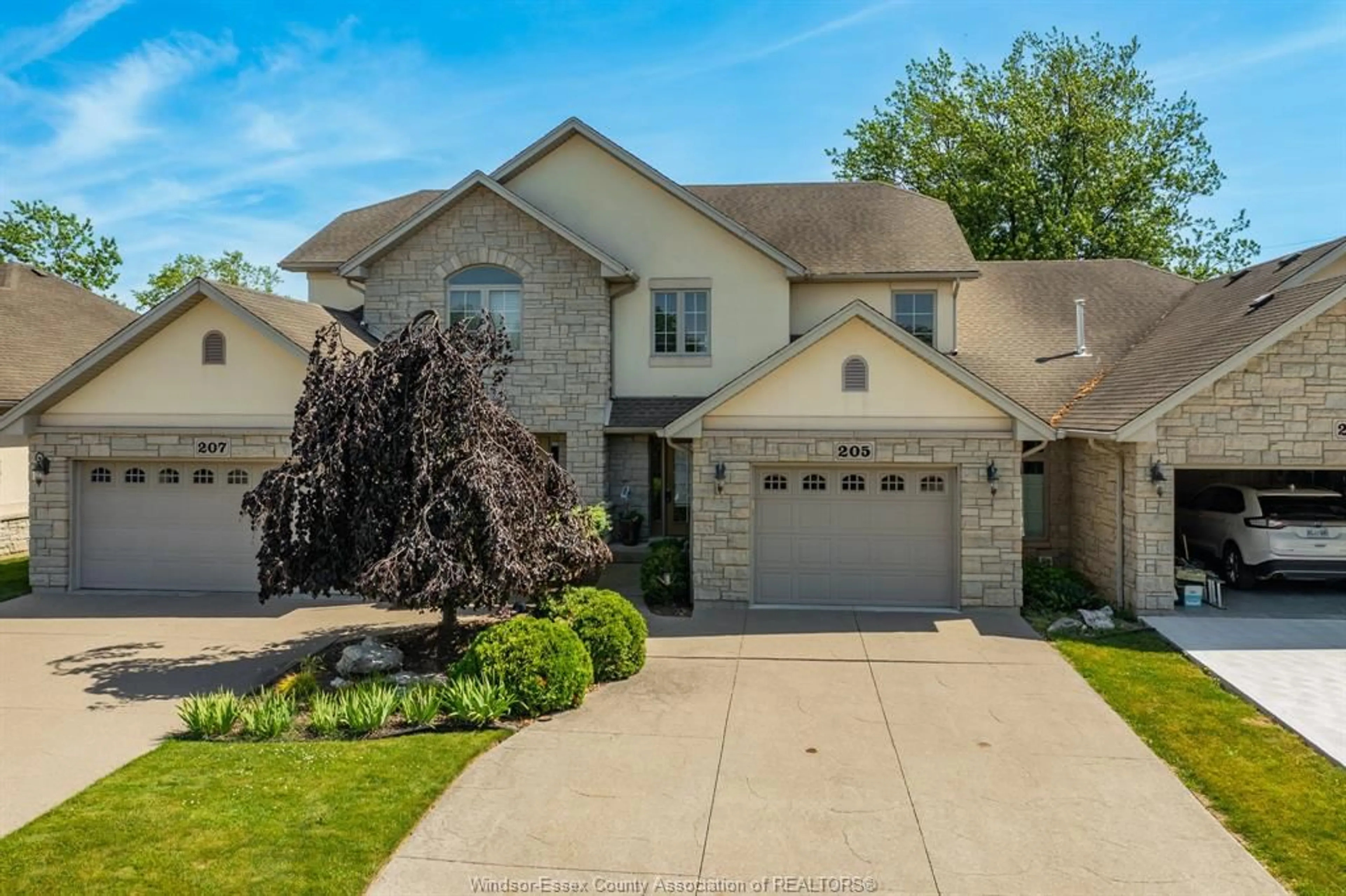 Unknown for 205 WHISPER CREEK Cir, Tecumseh Ontario N9K 1G3