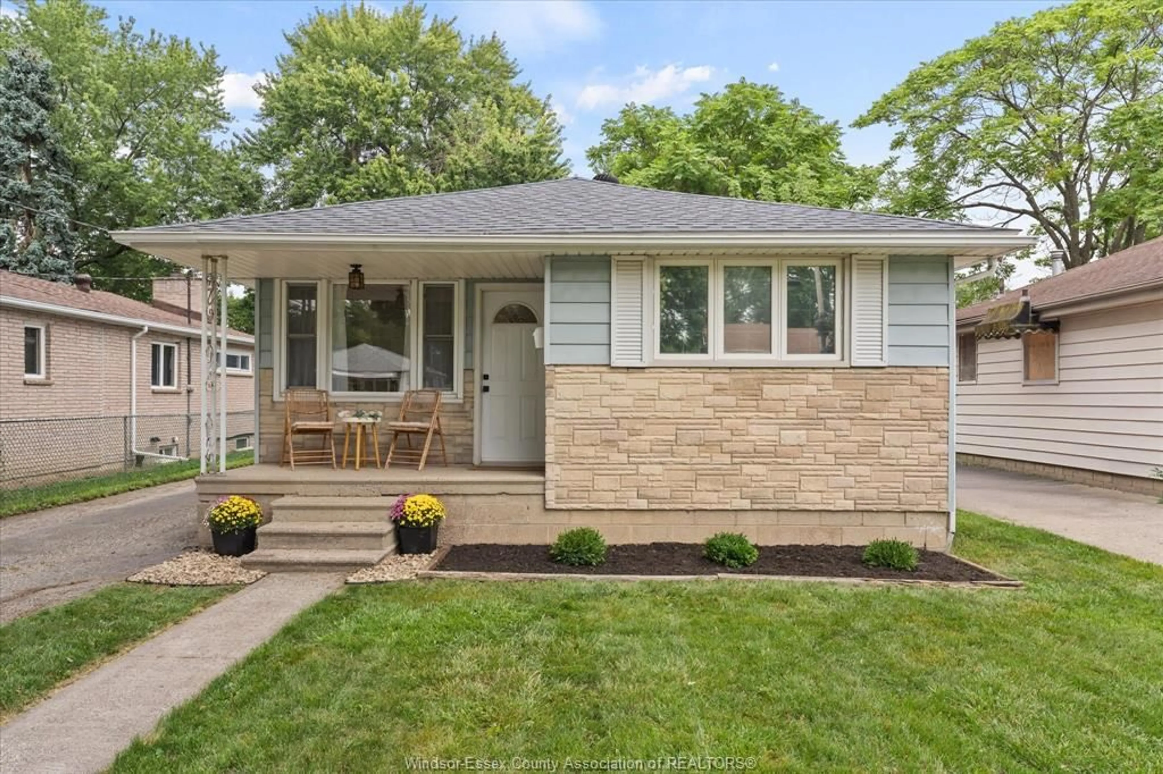 Home with vinyl exterior material, street for 1776 GLENDALE Ave, Windsor Ontario N8T 2N4