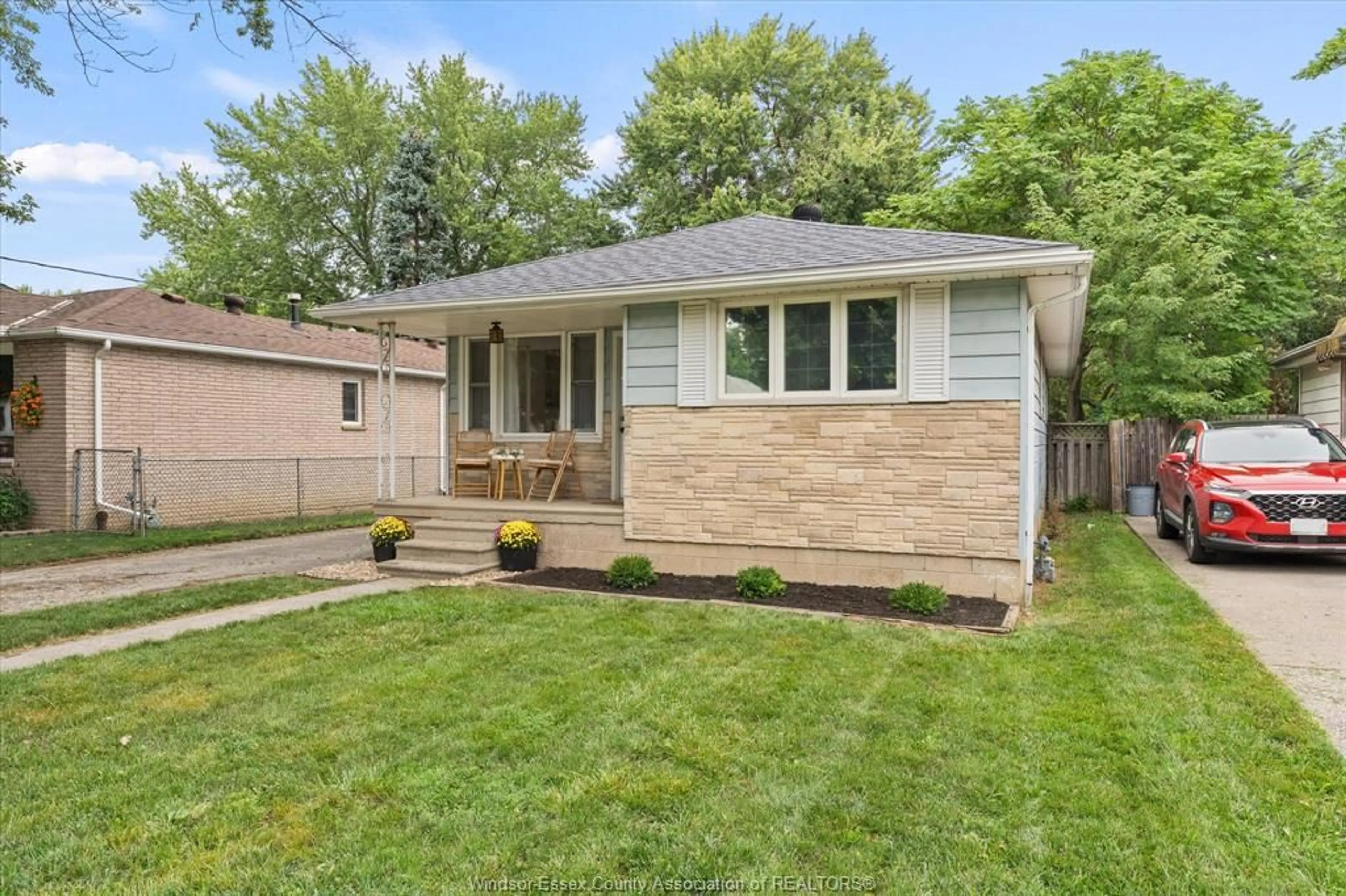 Home with brick exterior material, street for 1776 GLENDALE Ave, Windsor Ontario N8T 2N4