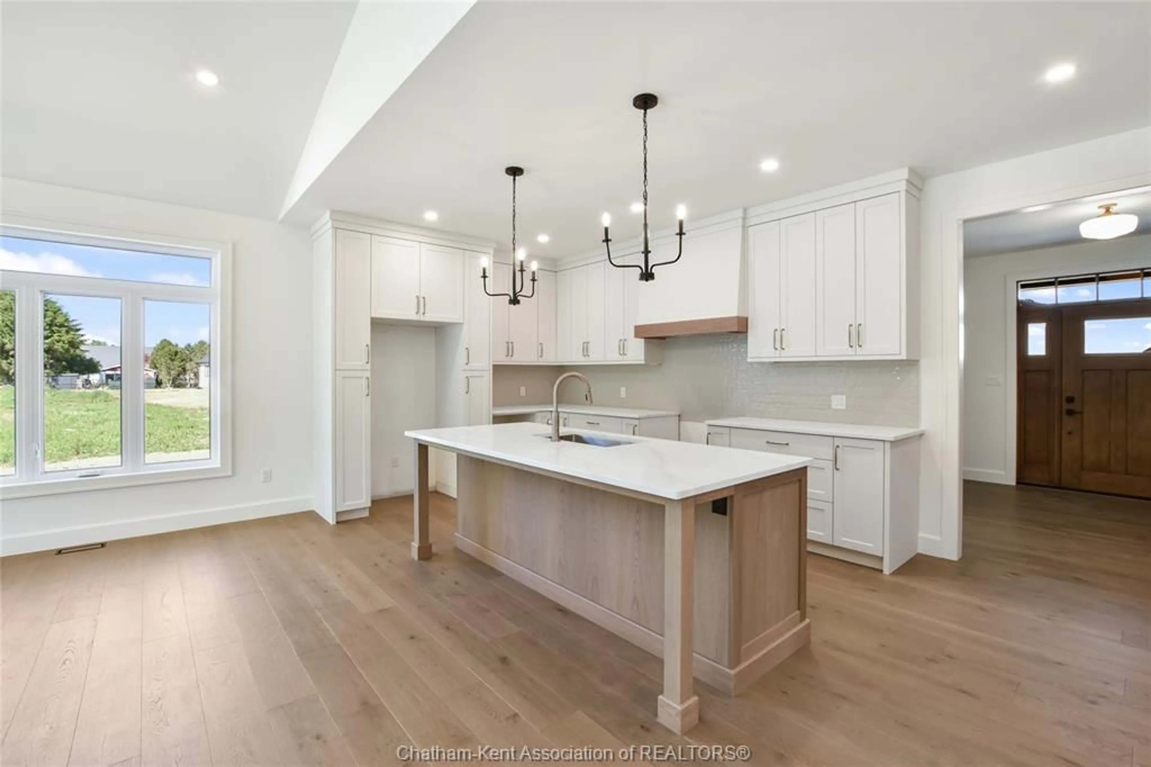 Open concept kitchen, unknown for 67 Rosewood Cres, Chatham Ontario N7M 0P4