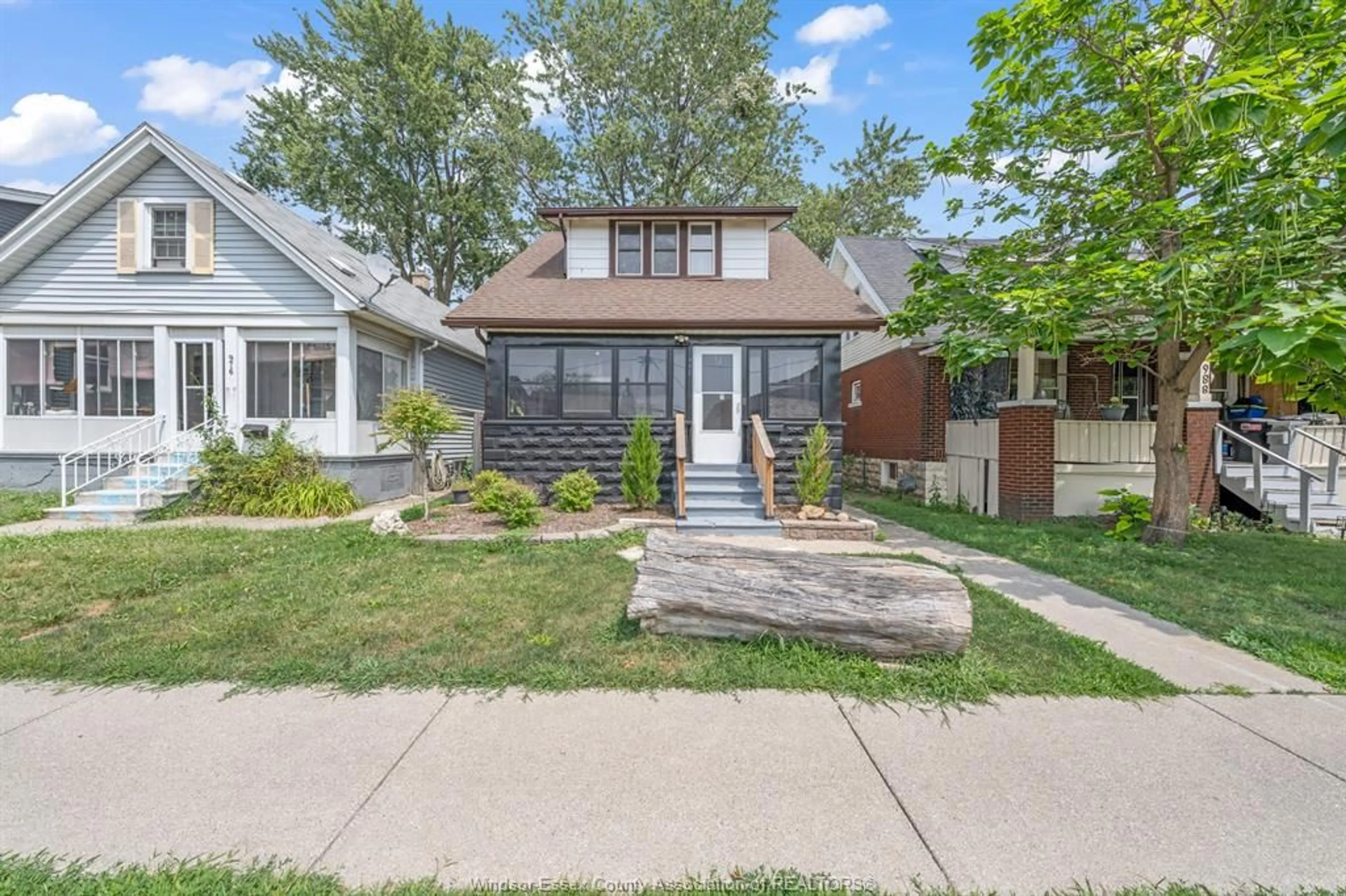Unknown for 982 ELM Ave, Windsor Ontario N9A 5H5
