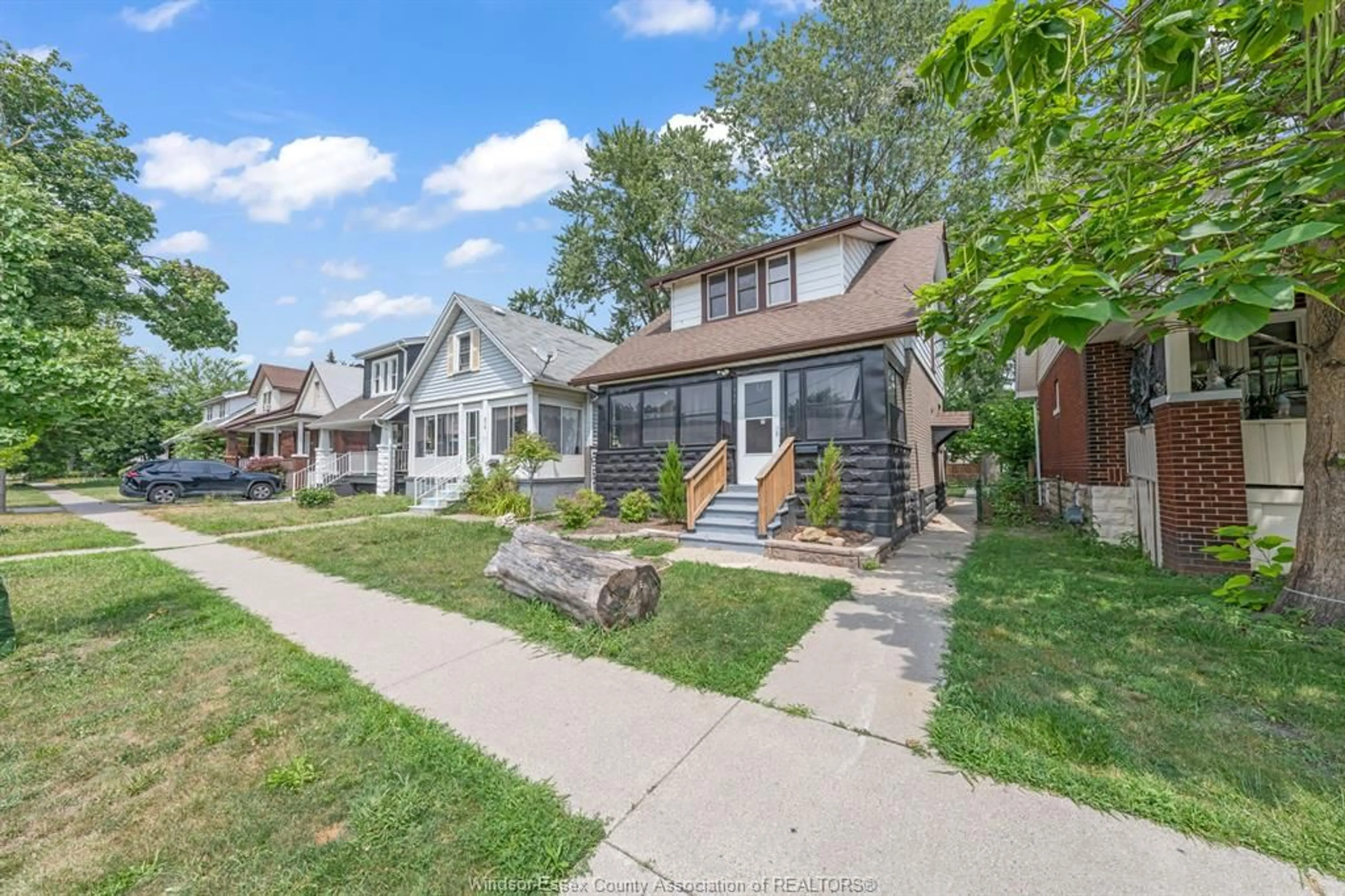 Unknown for 982 ELM Ave, Windsor Ontario N9A 5H5