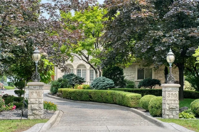 300 Elmgrove Dr, Lakeshore 5