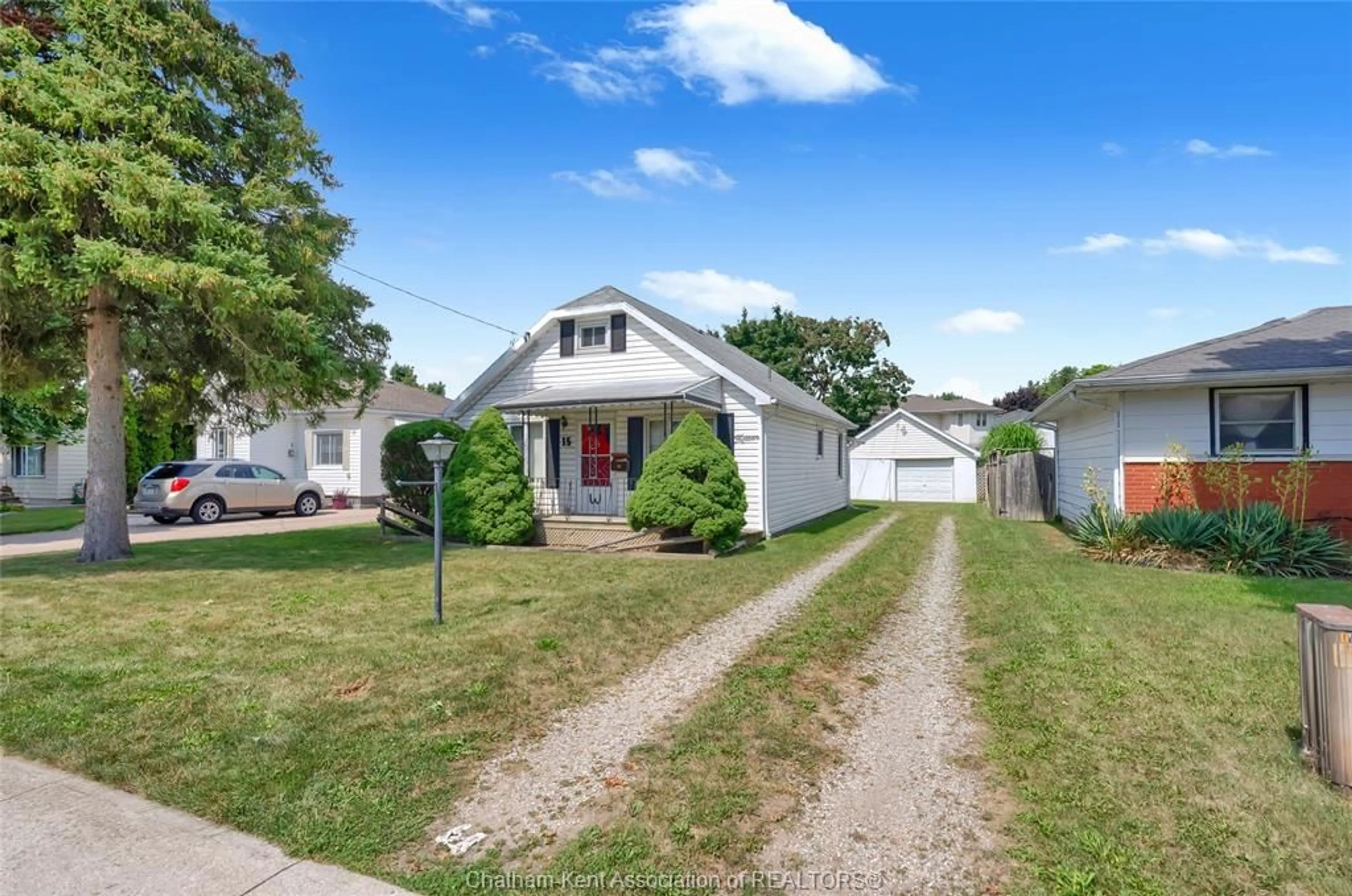 A pic from outside/outdoor area/front of a property/back of a property/a pic from drone, street for 15 Oxley Dr, Chatham Ontario N7L 2K5