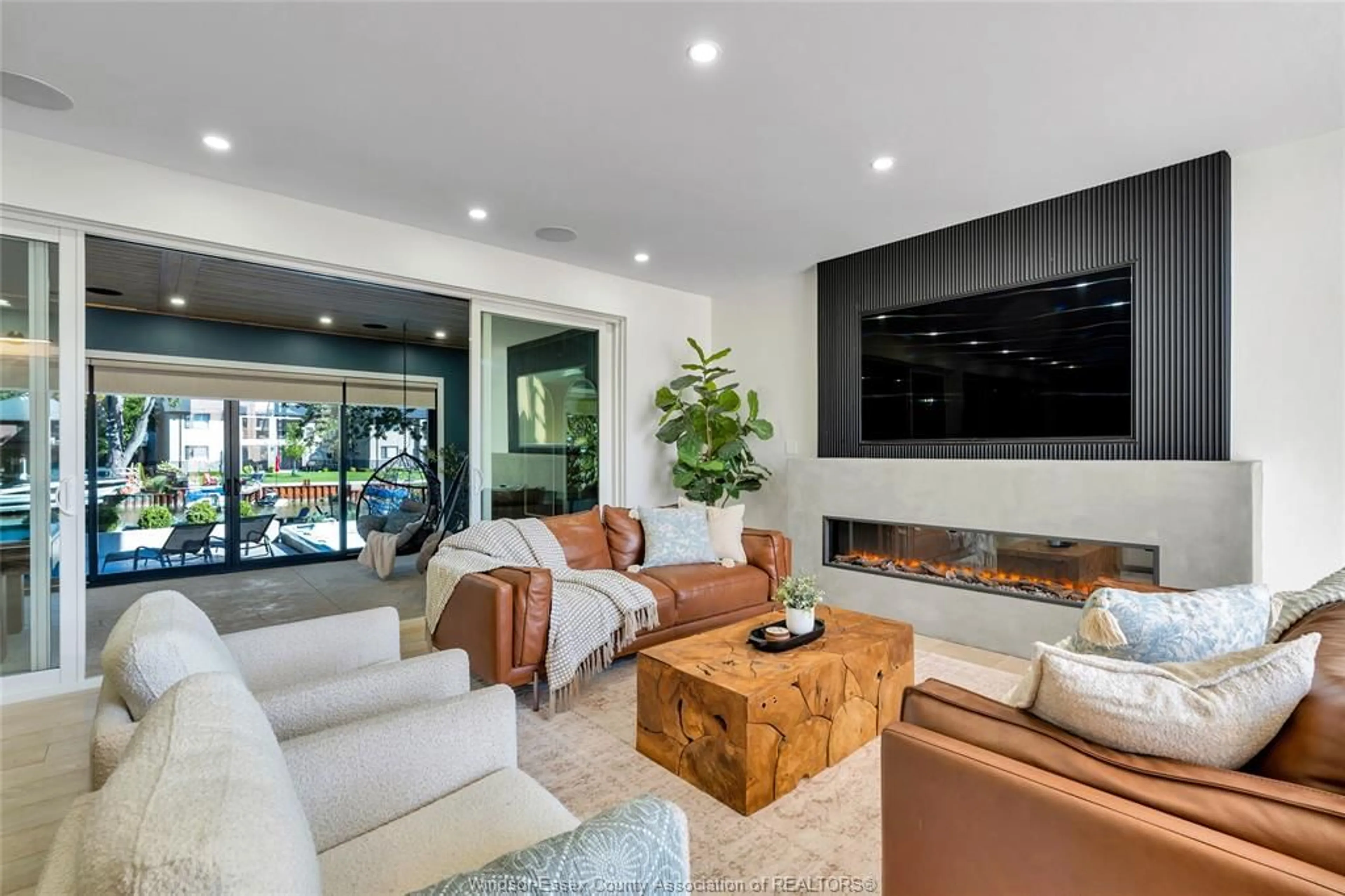 Home theater for 180 MILL St, Lakeshore Ontario N0R 1A0