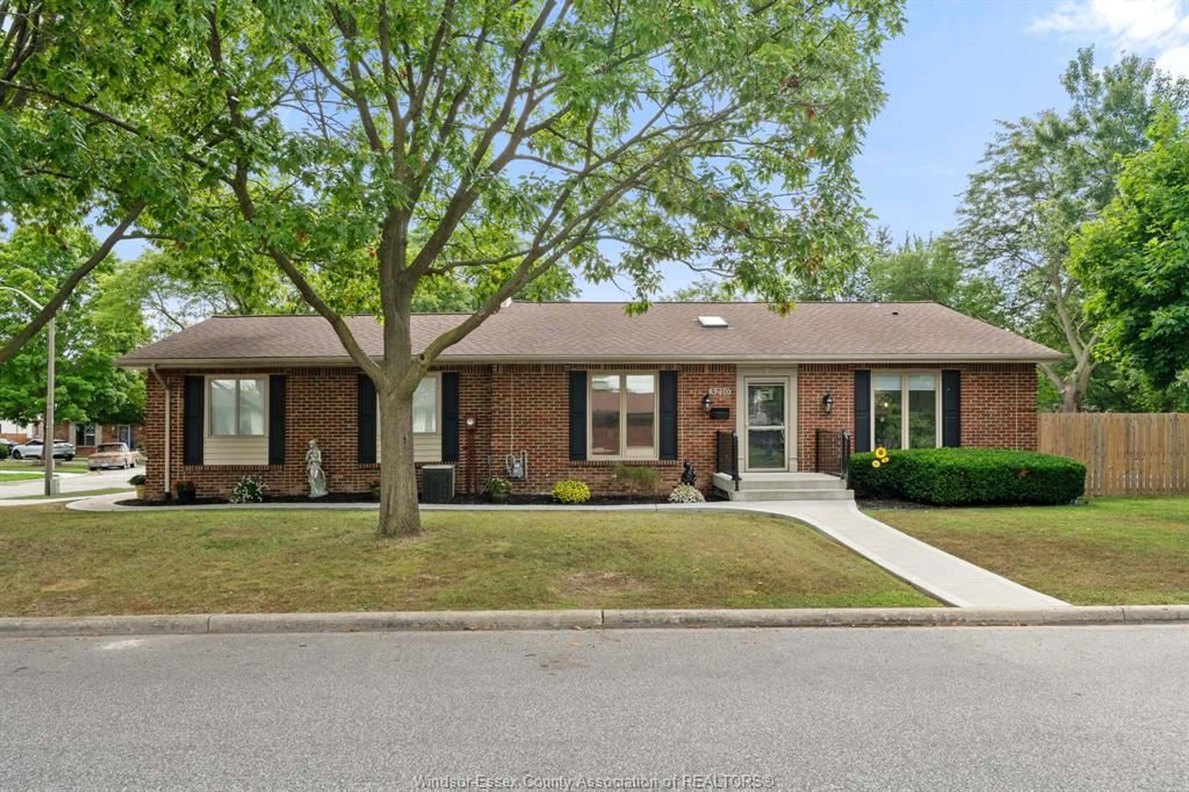 Home with brick exterior material, street for 3210 Halpin Rd, Windsor Ontario N8R 2B2
