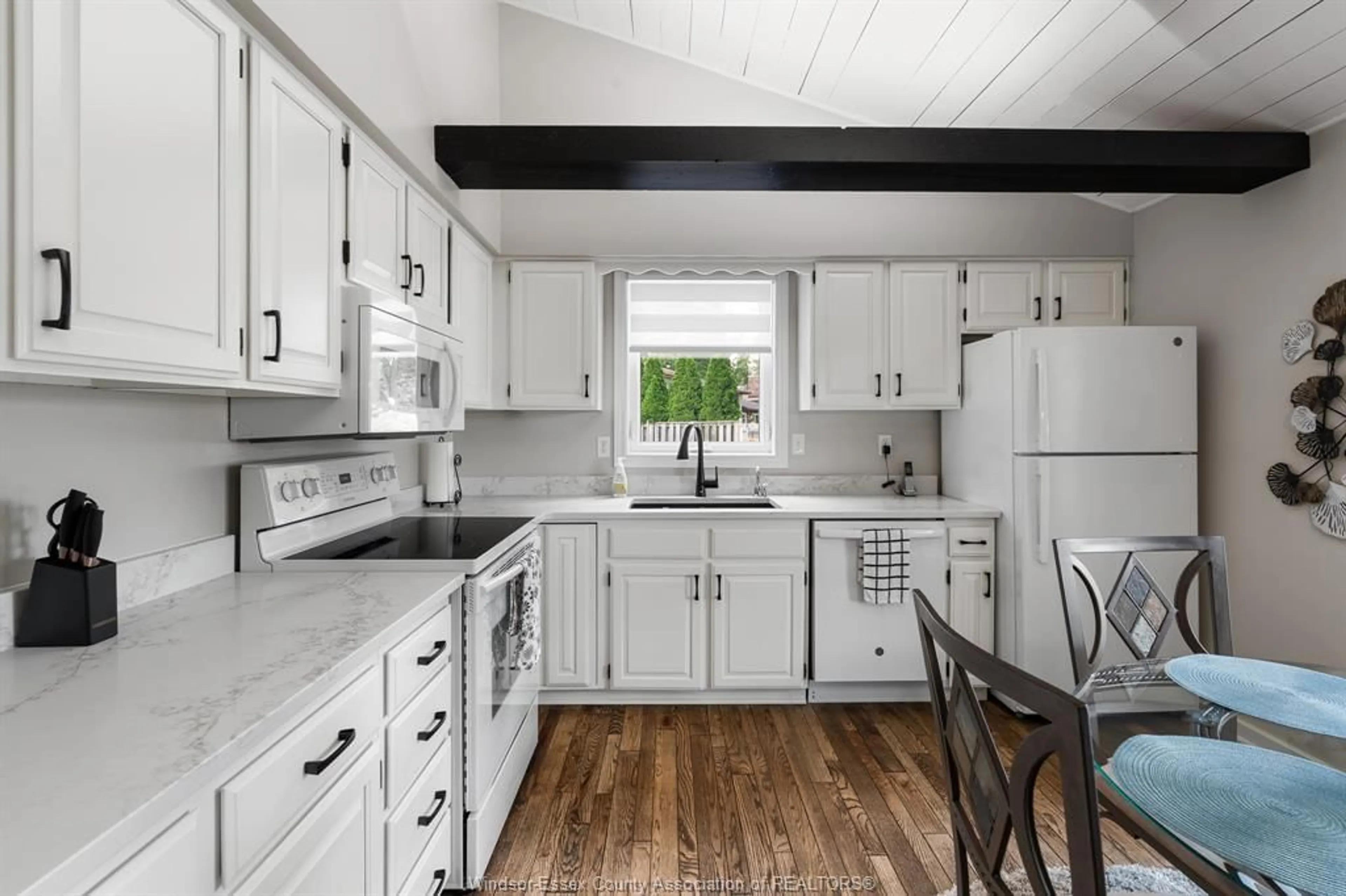 Standard kitchen, unknown for 3210 Halpin Rd, Windsor Ontario N8R 2B2
