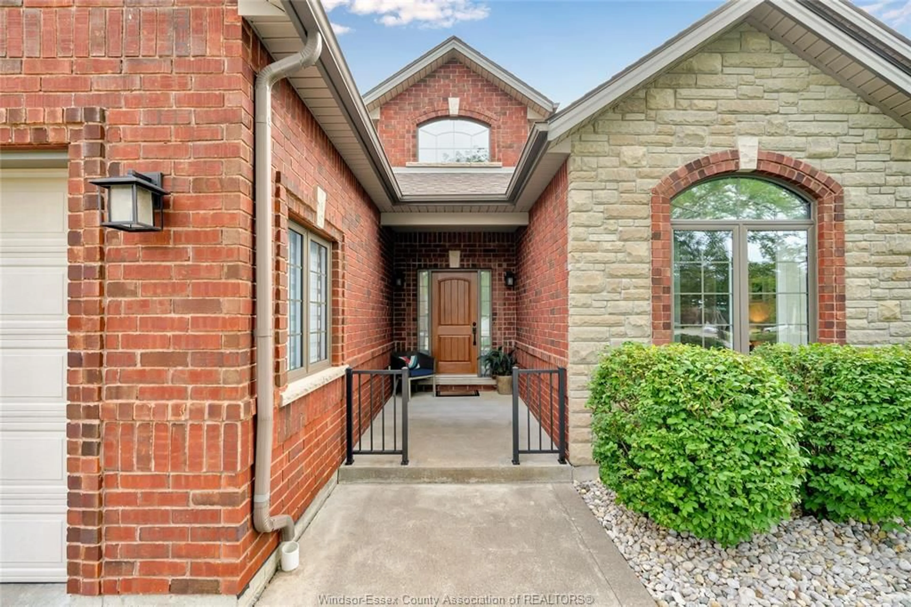 Home with brick exterior material, street for 2 PRIMROSE, Kingsville Ontario N9Y 0A4