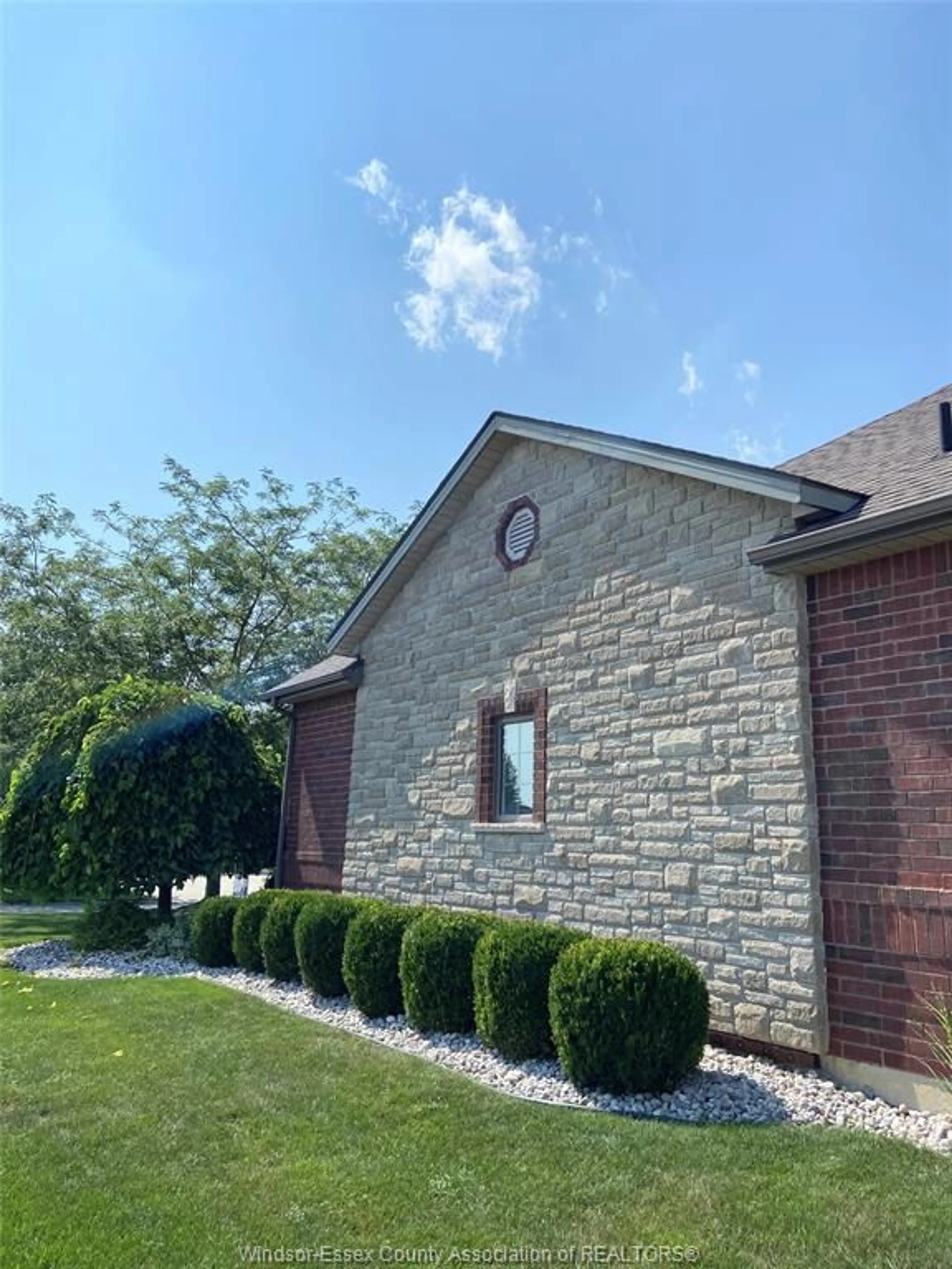 Home with brick exterior material, building for 2 PRIMROSE, Kingsville Ontario N9Y 0A4
