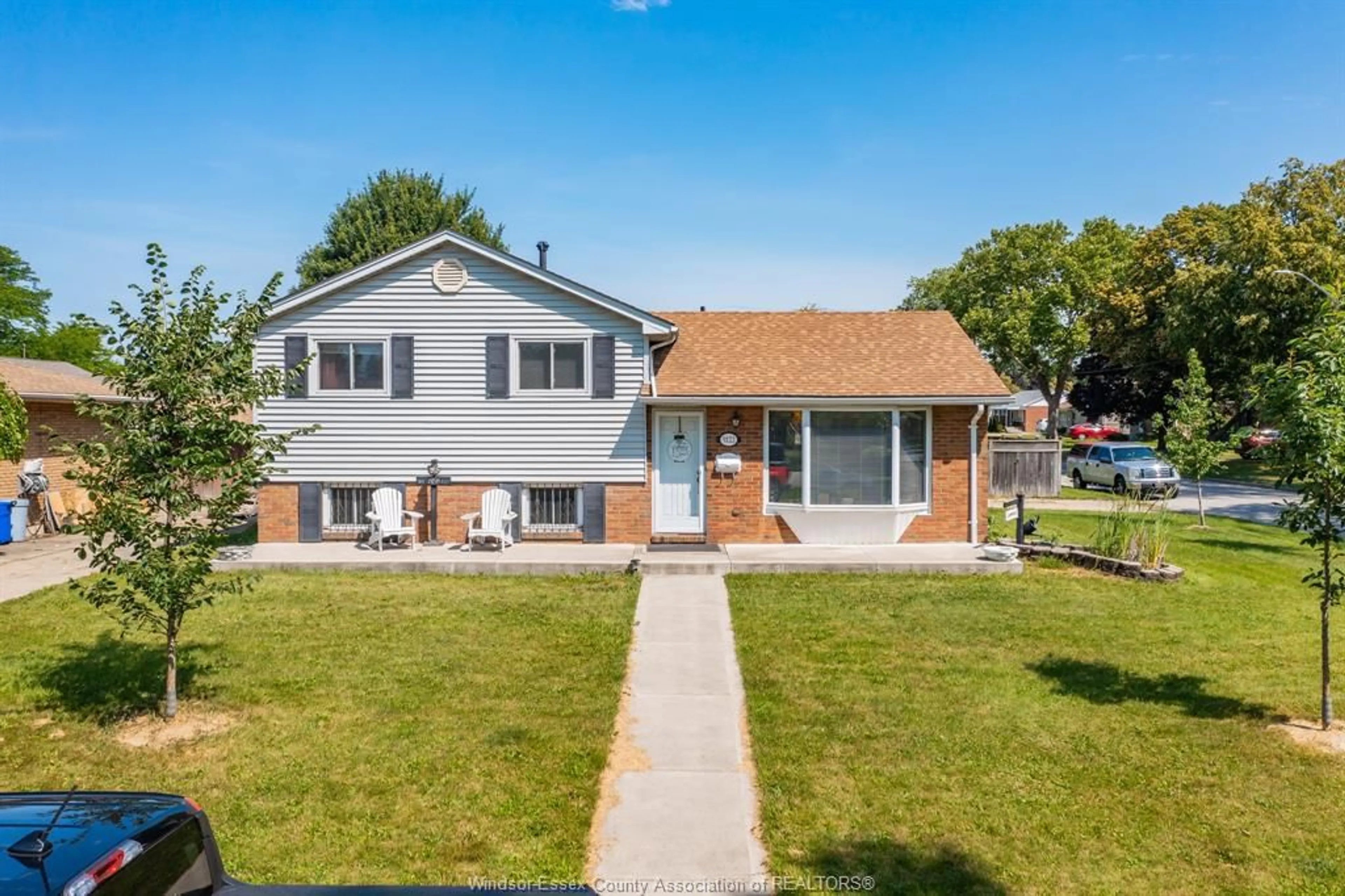 Unknown for 5122 COLBOURNE Dr, Windsor Ontario N8T 1T8