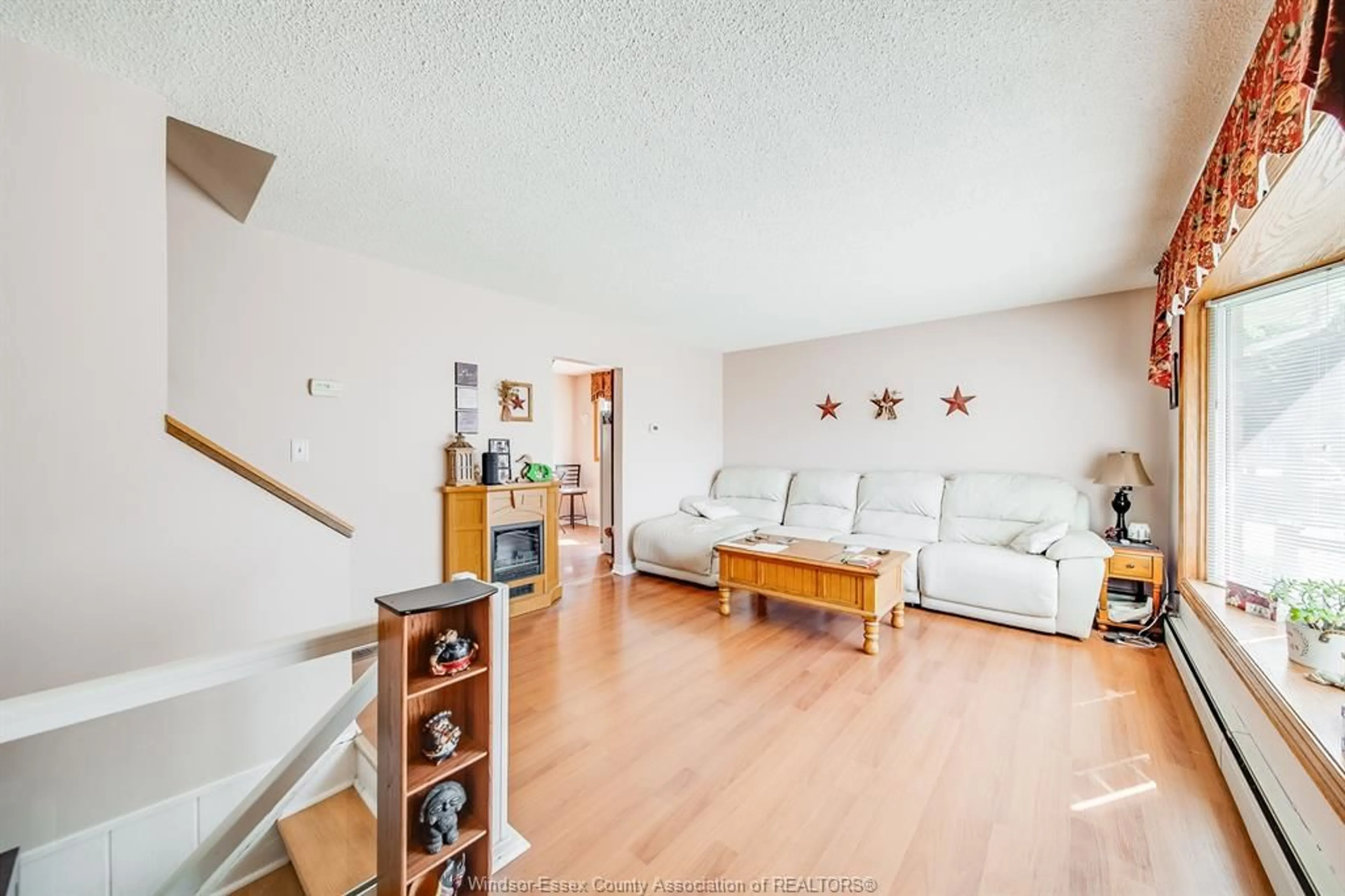 Living room with furniture, unknown for 5122 COLBOURNE Dr, Windsor Ontario N8T 1T8