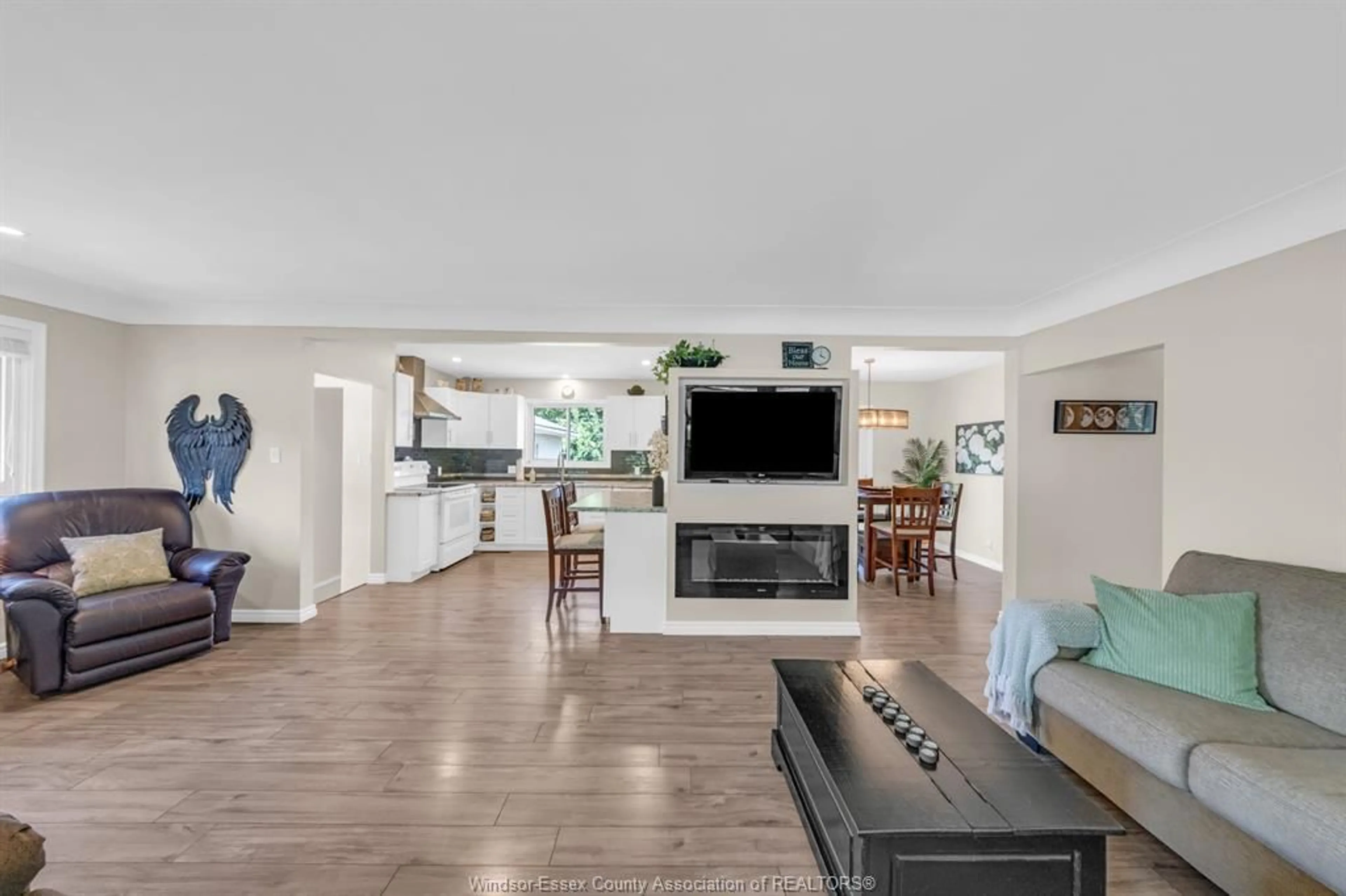 Open concept kitchen, unknown for 22 DANFORTH, Leamington Ontario N8H 2P7