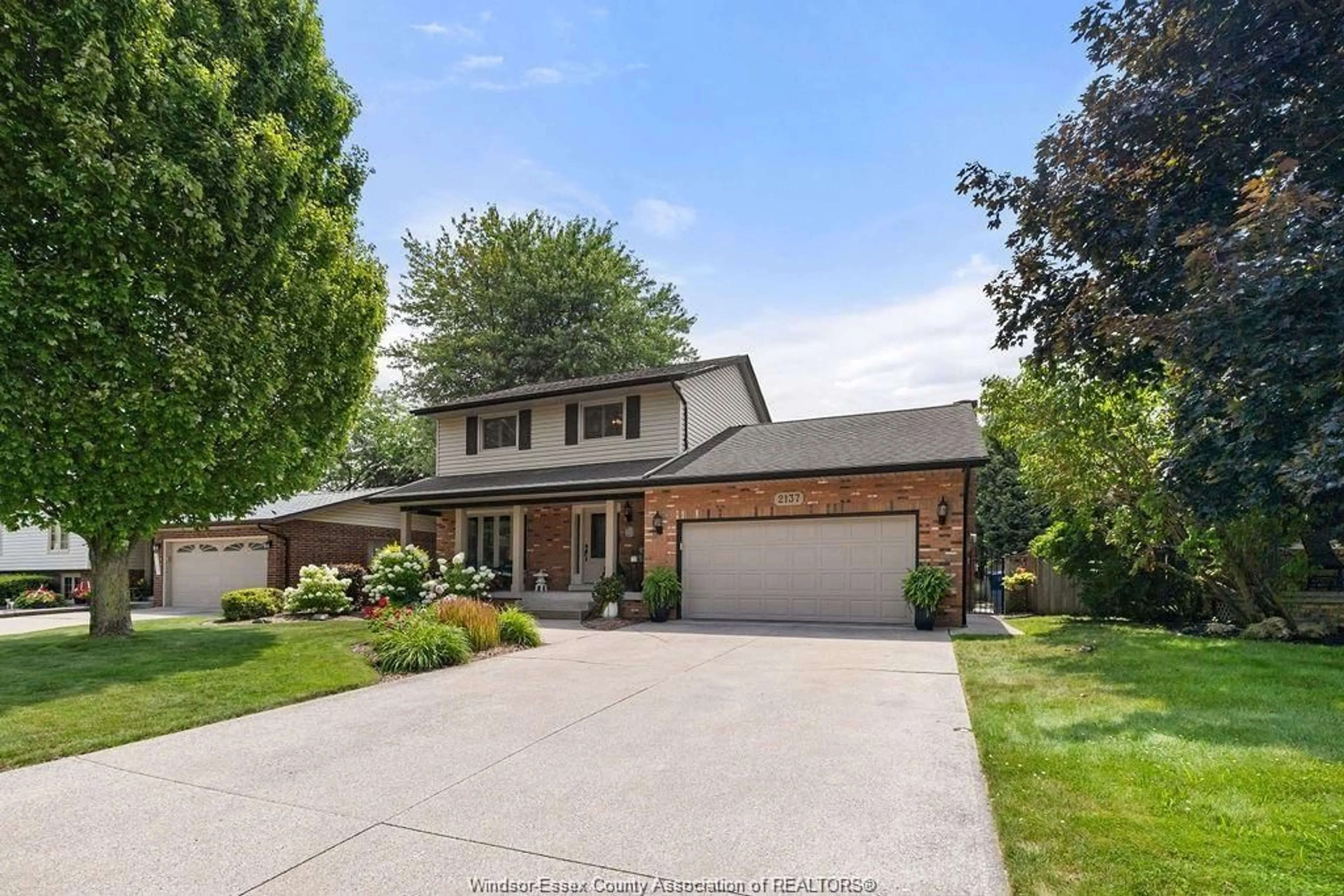 Home with brick exterior material, street for 2137 EDGEMORE Ave, LaSalle Ontario N9H 2K1