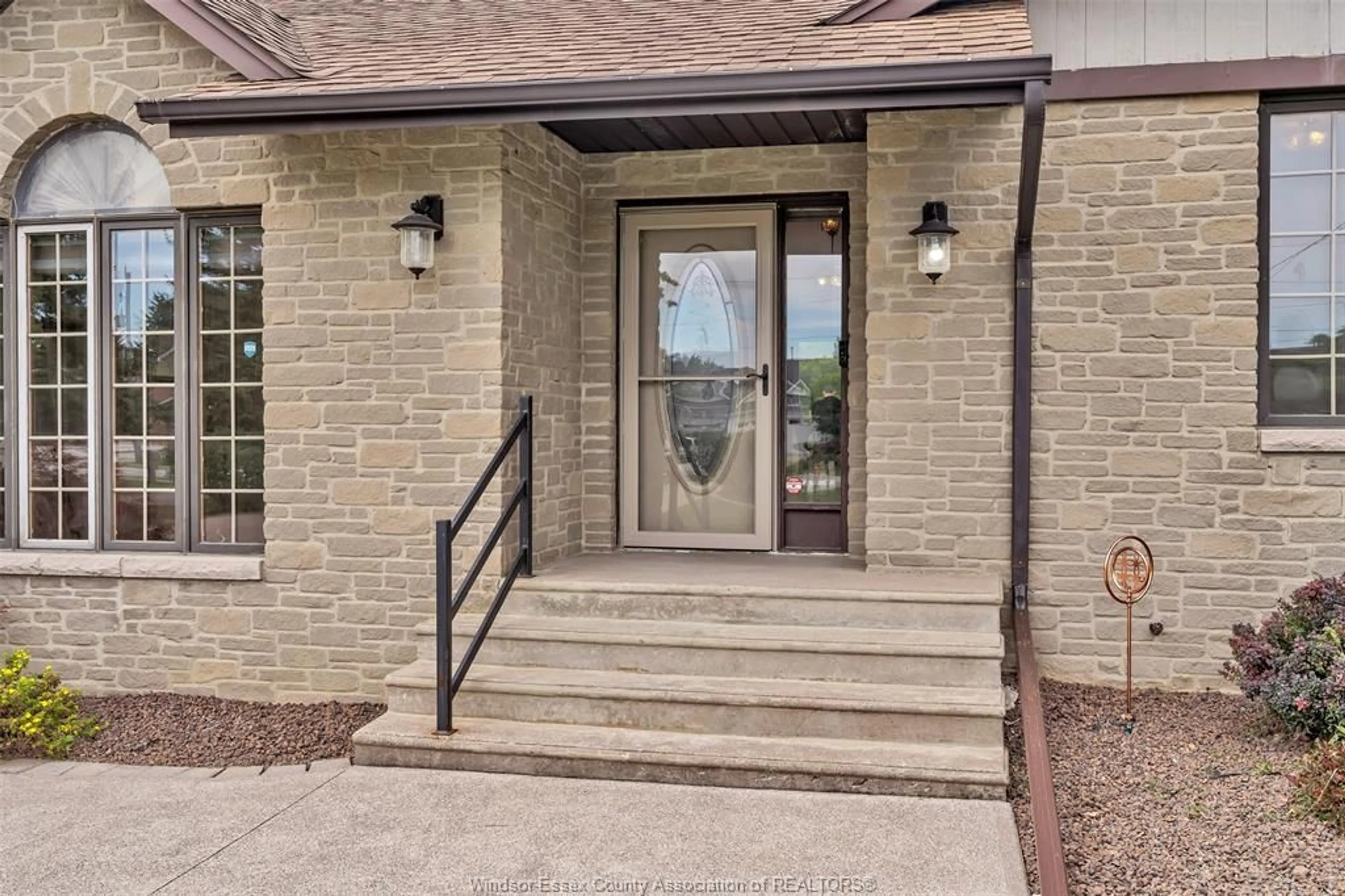 Unknown for 367 ELMSTEAD, Lakeshore Ontario N8N 2L9