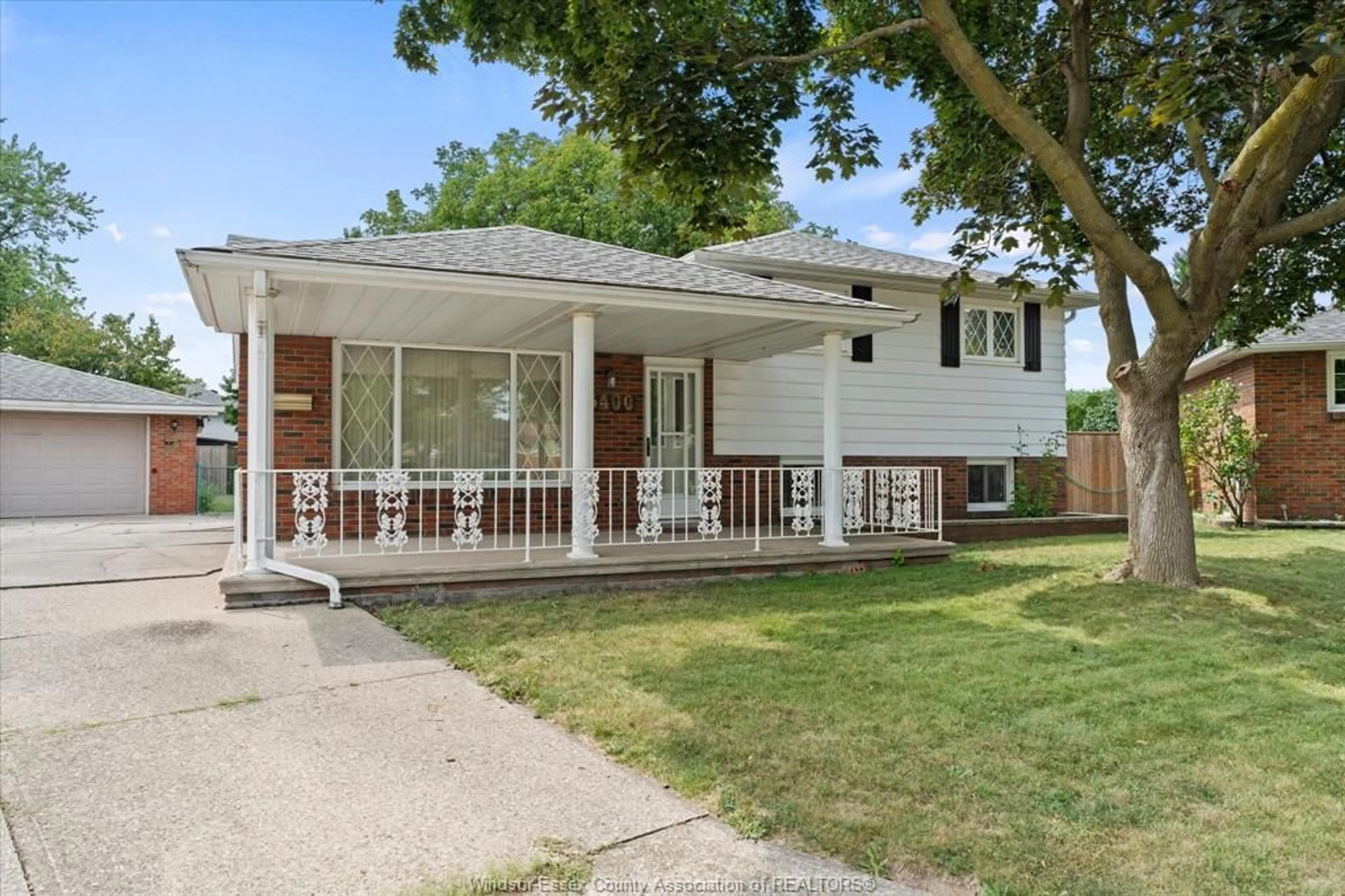 Unknown for 5400 LYNDON Crt, Windsor Ontario N8T 1N8