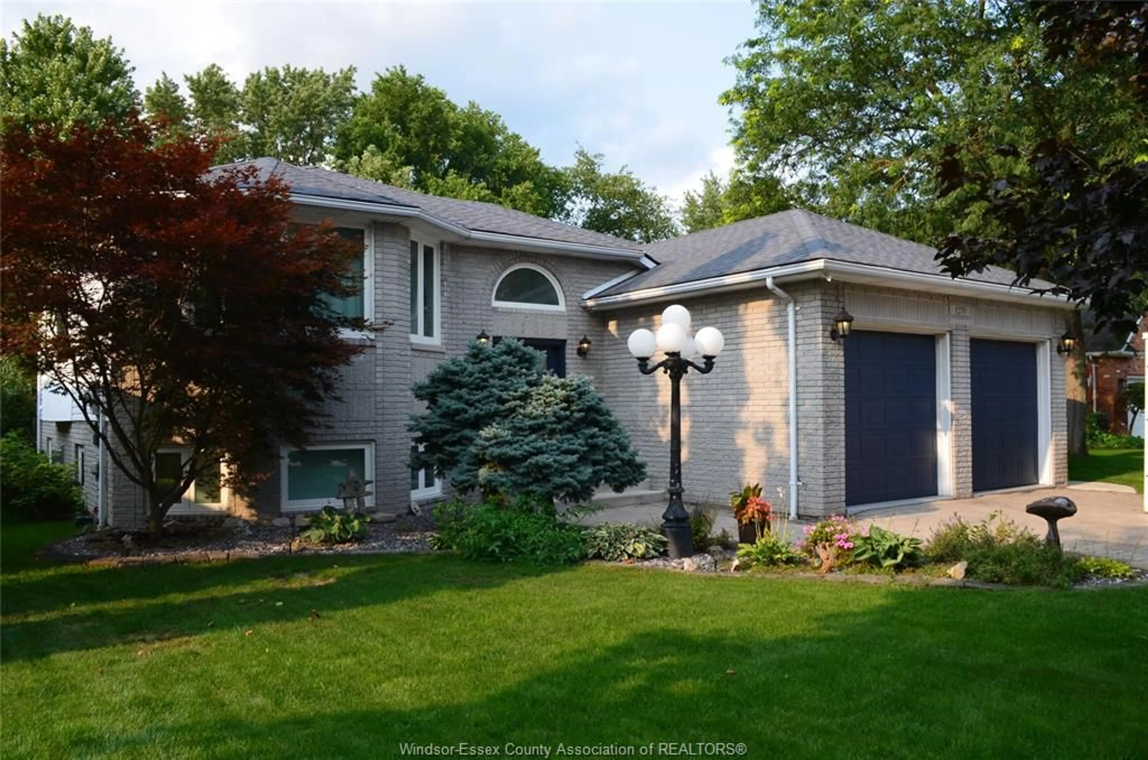 Home with vinyl exterior material, street for 1270 WOODMOUNT Cres, LaSalle Ontario N9J 3H9