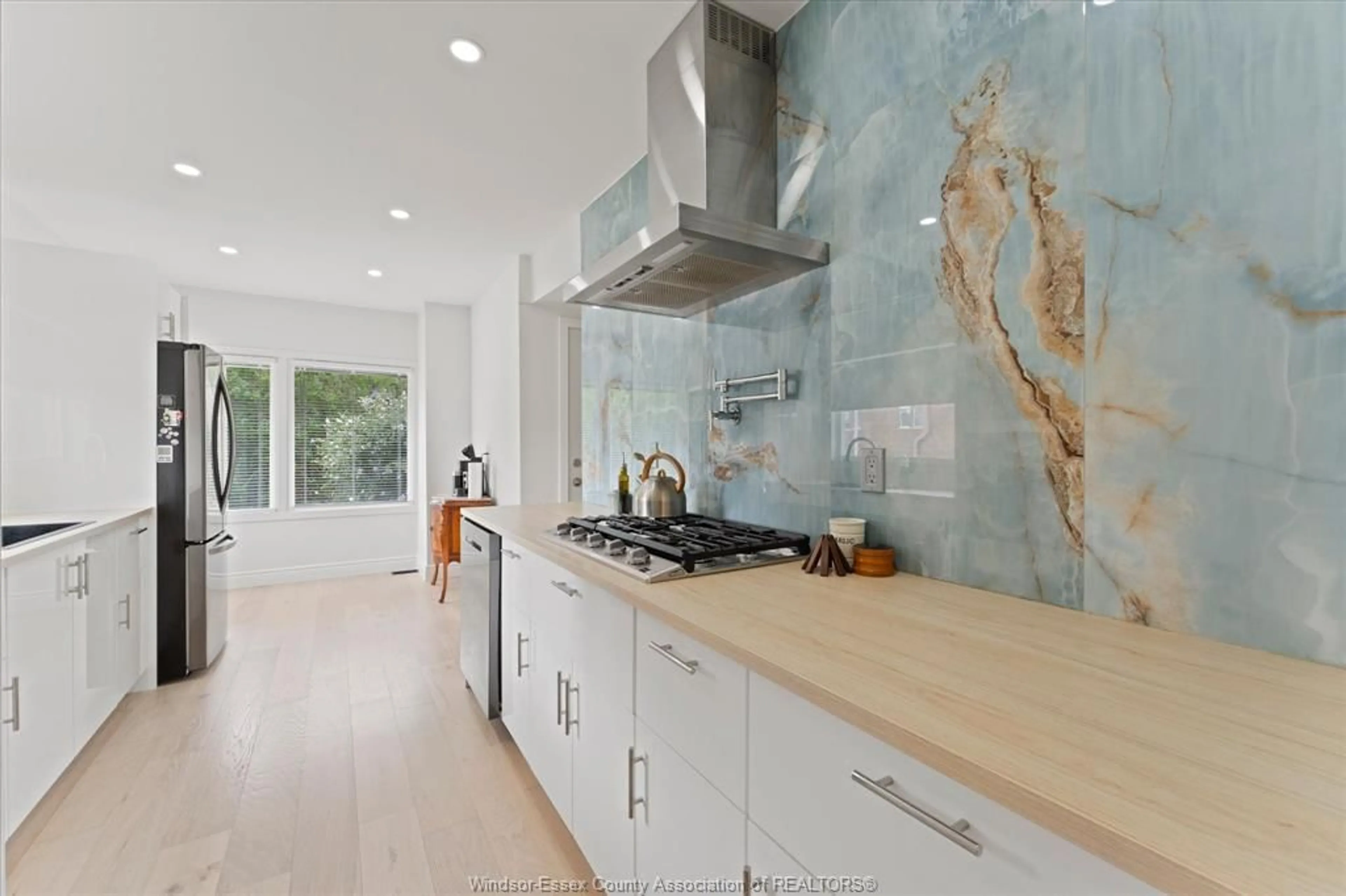 Contemporary kitchen, ceramic/tile floor for 1965 OLIVE Rd, Windsor Ontario N8T 1R4