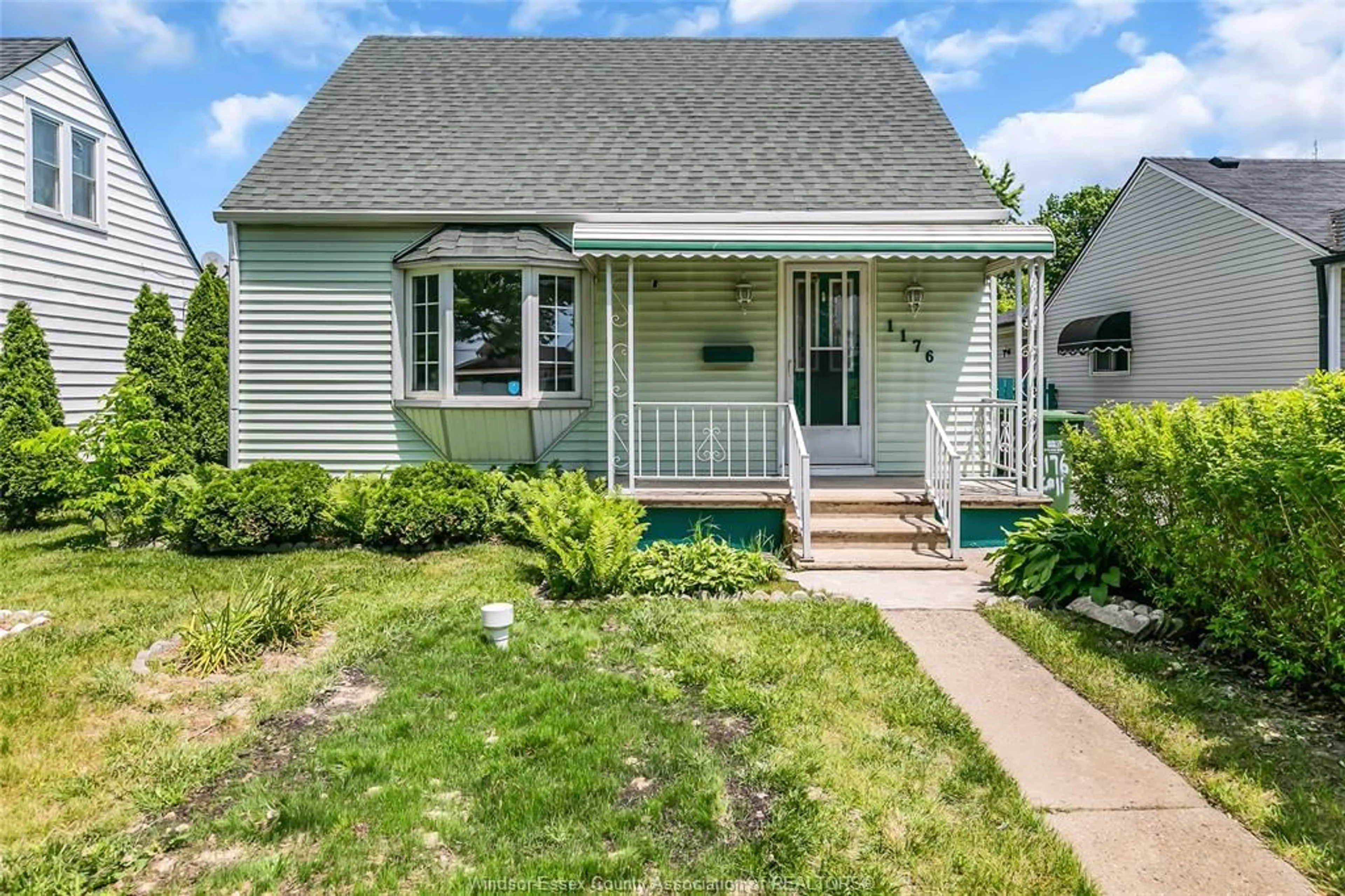 Home with vinyl exterior material, street for 1176 CALIFORNIA Ave, Windsor Ontario N9B 2Z9