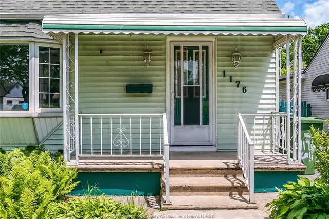1176 CALIFORNIA Ave, Windsor 4