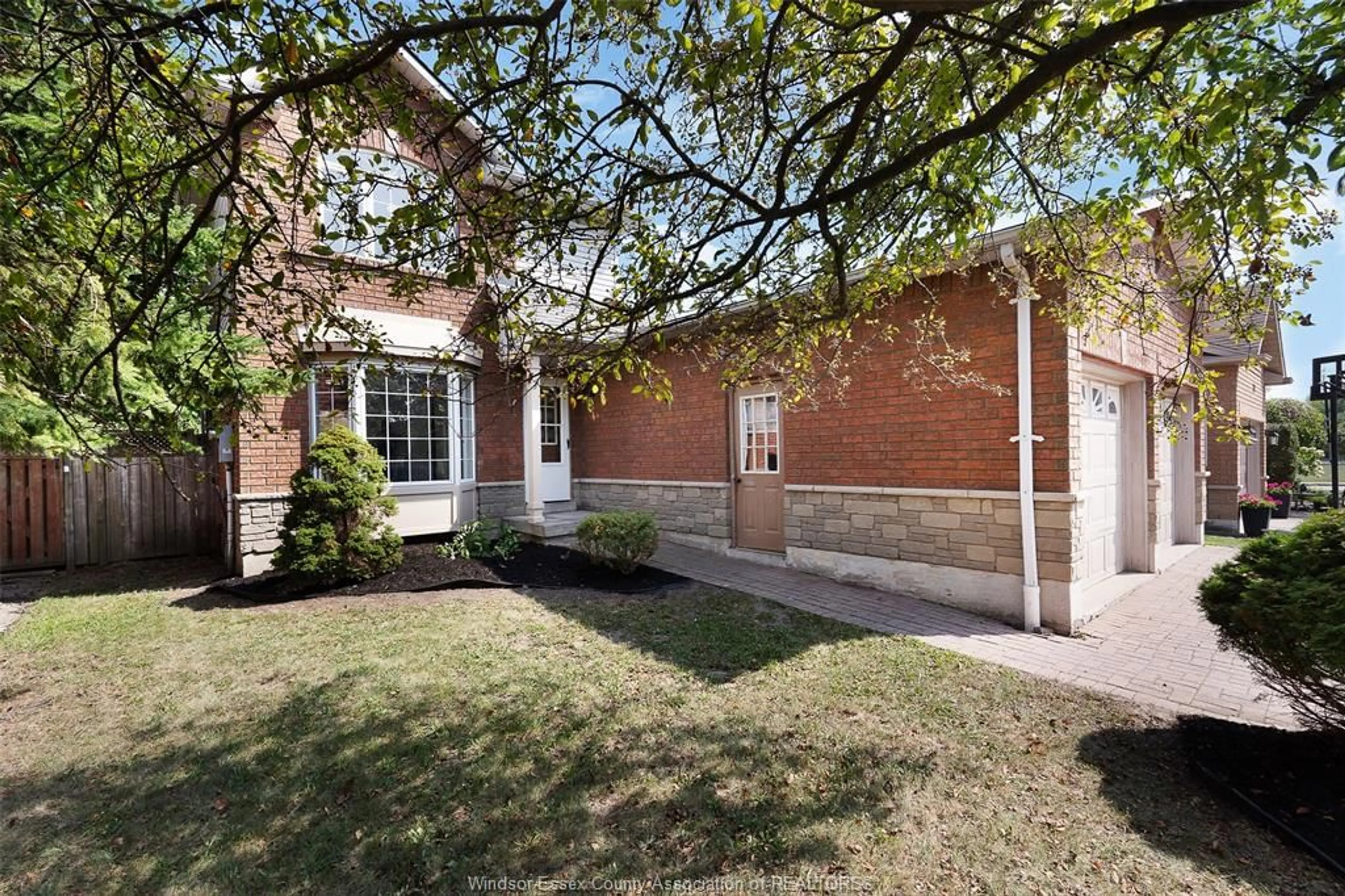 Home with brick exterior material, street for 916 Lemonwood, Windsor Ontario N9G 2R6