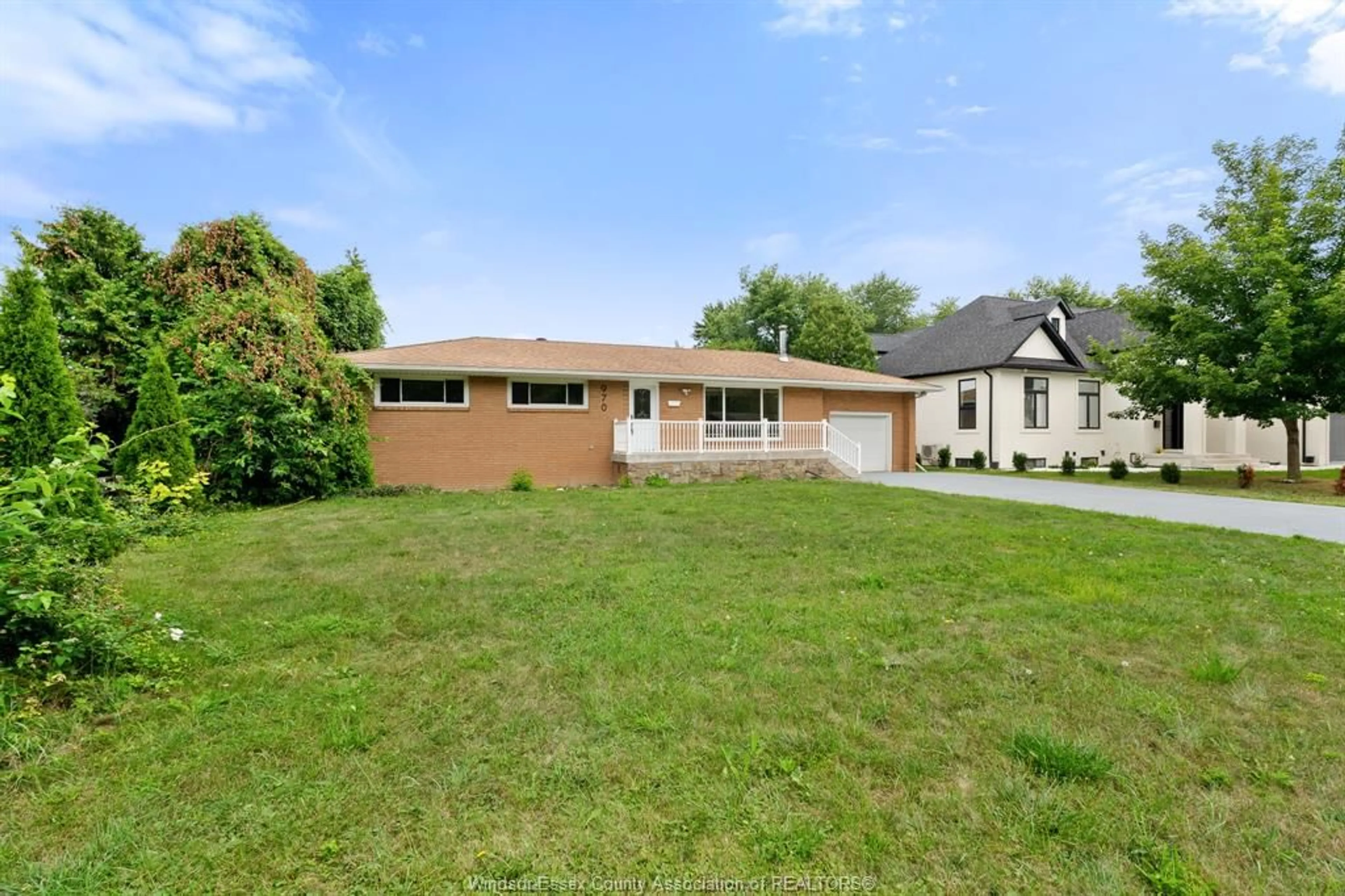 A pic from outside/outdoor area/front of a property/back of a property/a pic from drone, street for 970 Morand Street, Windsor Ontario N9G 1J4
