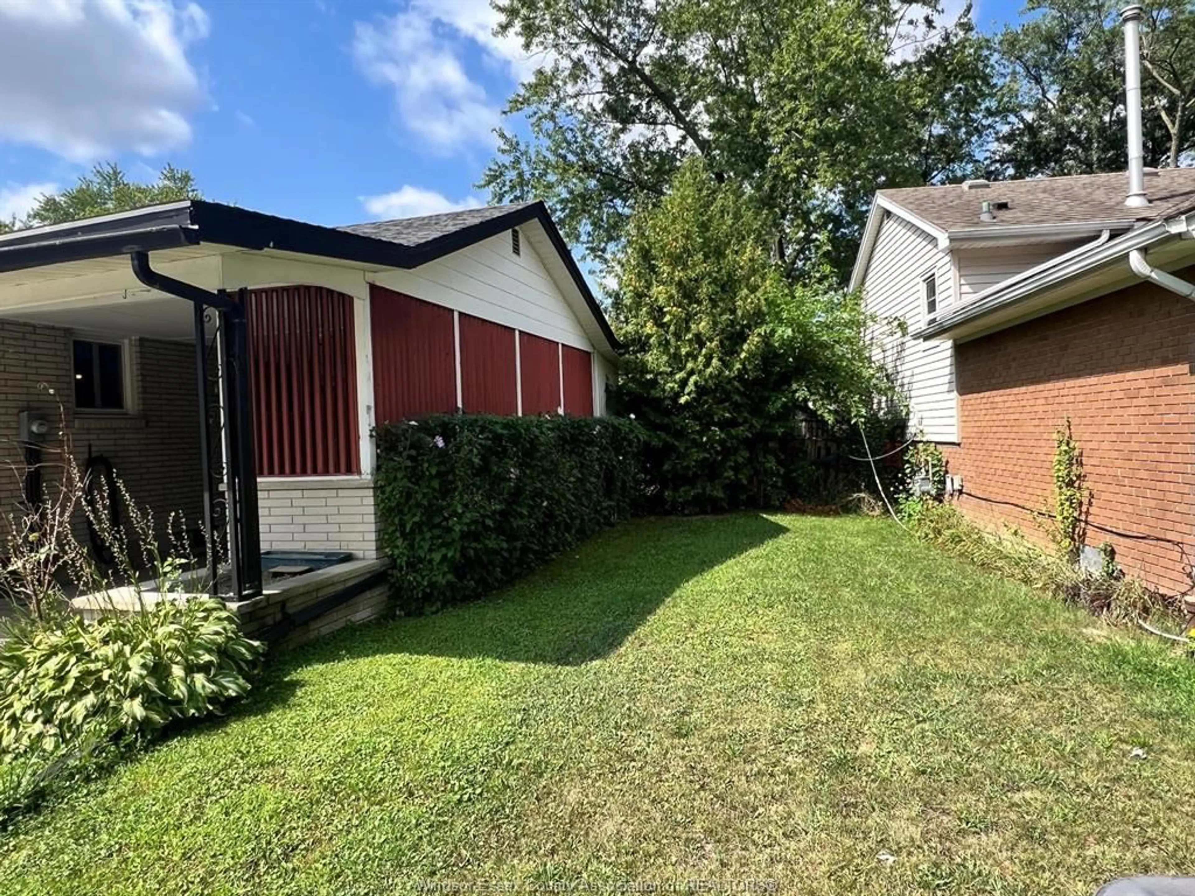 Unknown for 2729 RIVARD, Windsor Ontario N8T 2H5