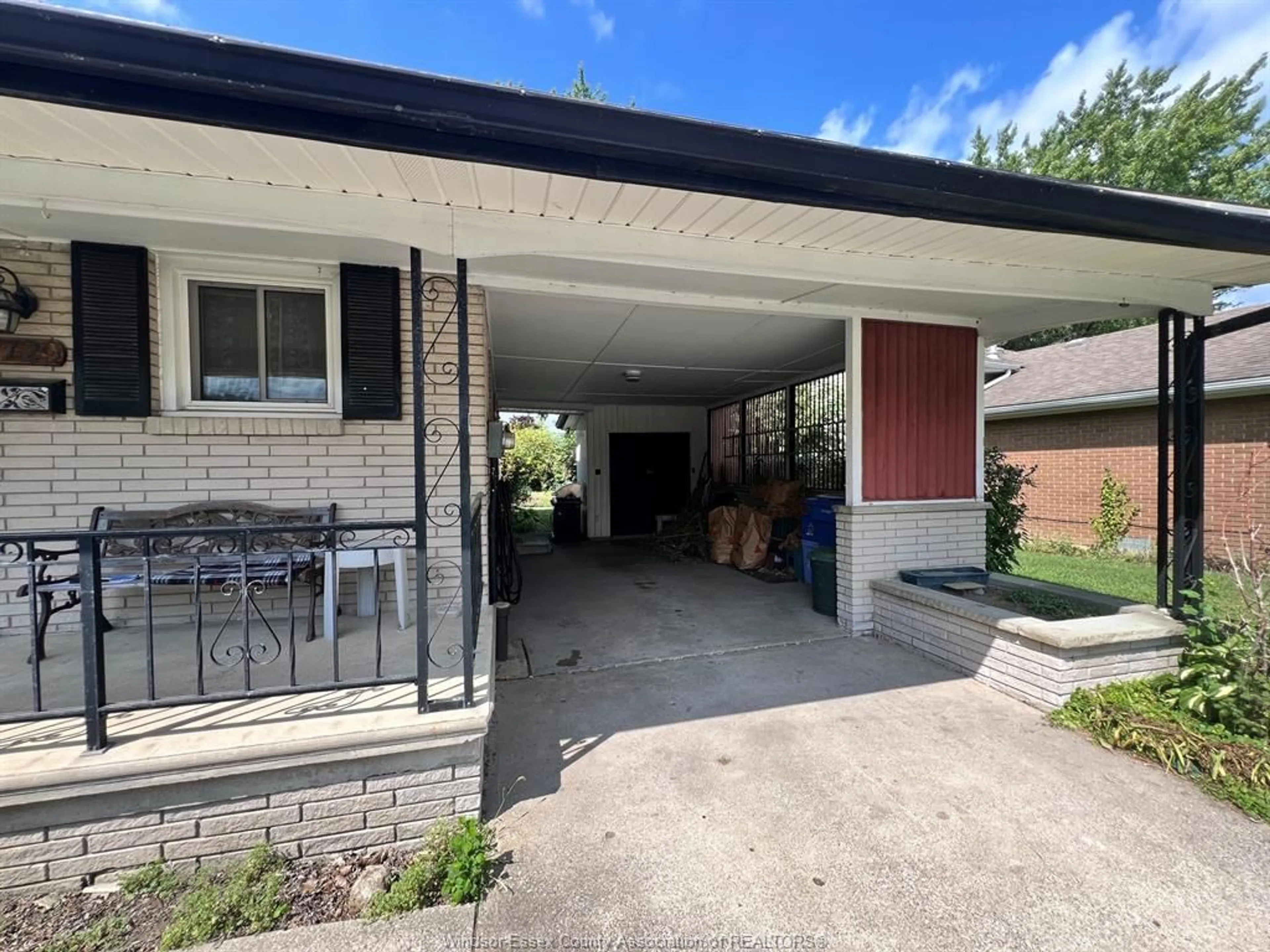 Unknown for 2729 RIVARD, Windsor Ontario N8T 2H5
