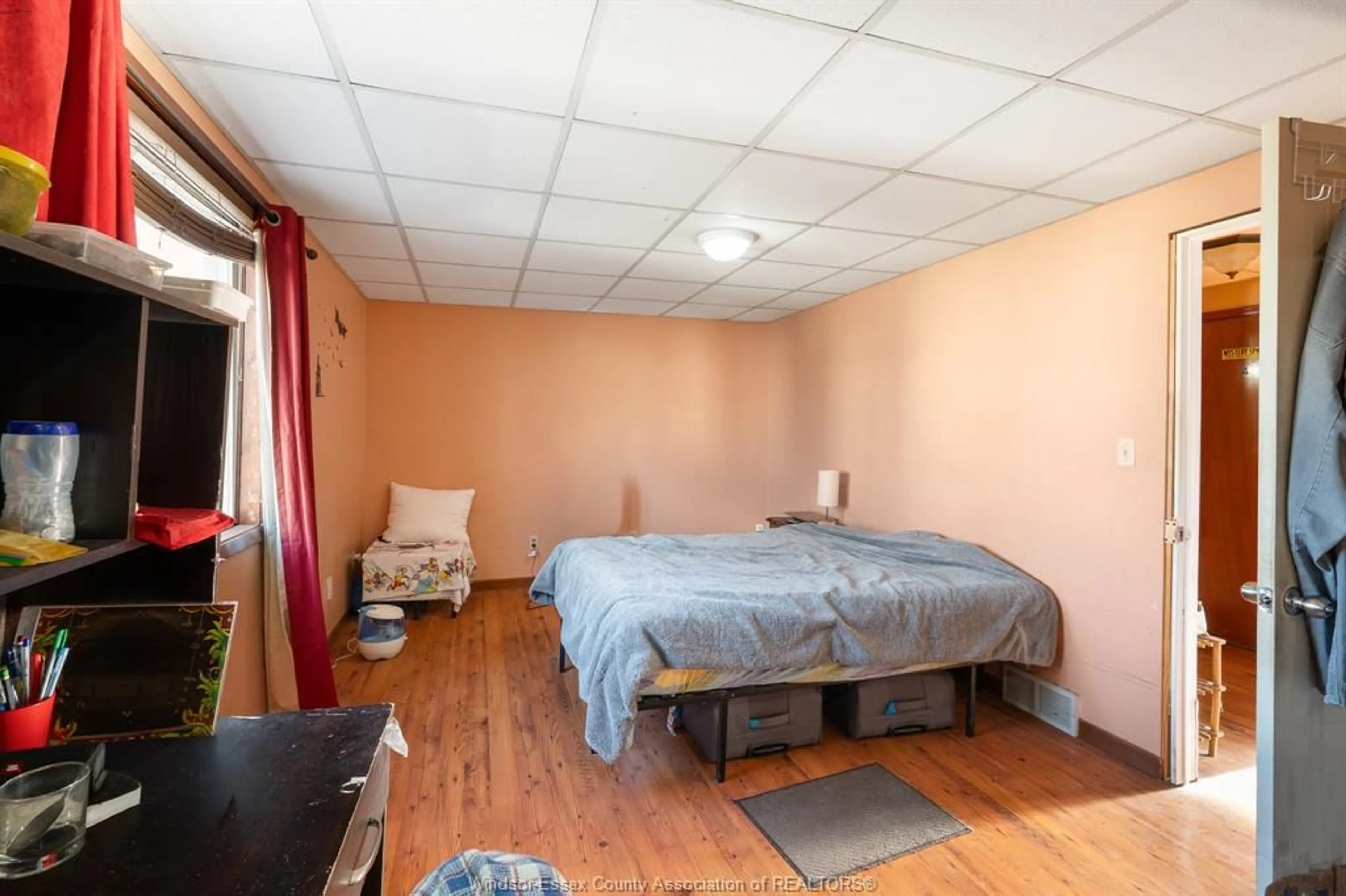A pic of a room for 497 Caron Ave, Windsor Ontario N9A 5B5