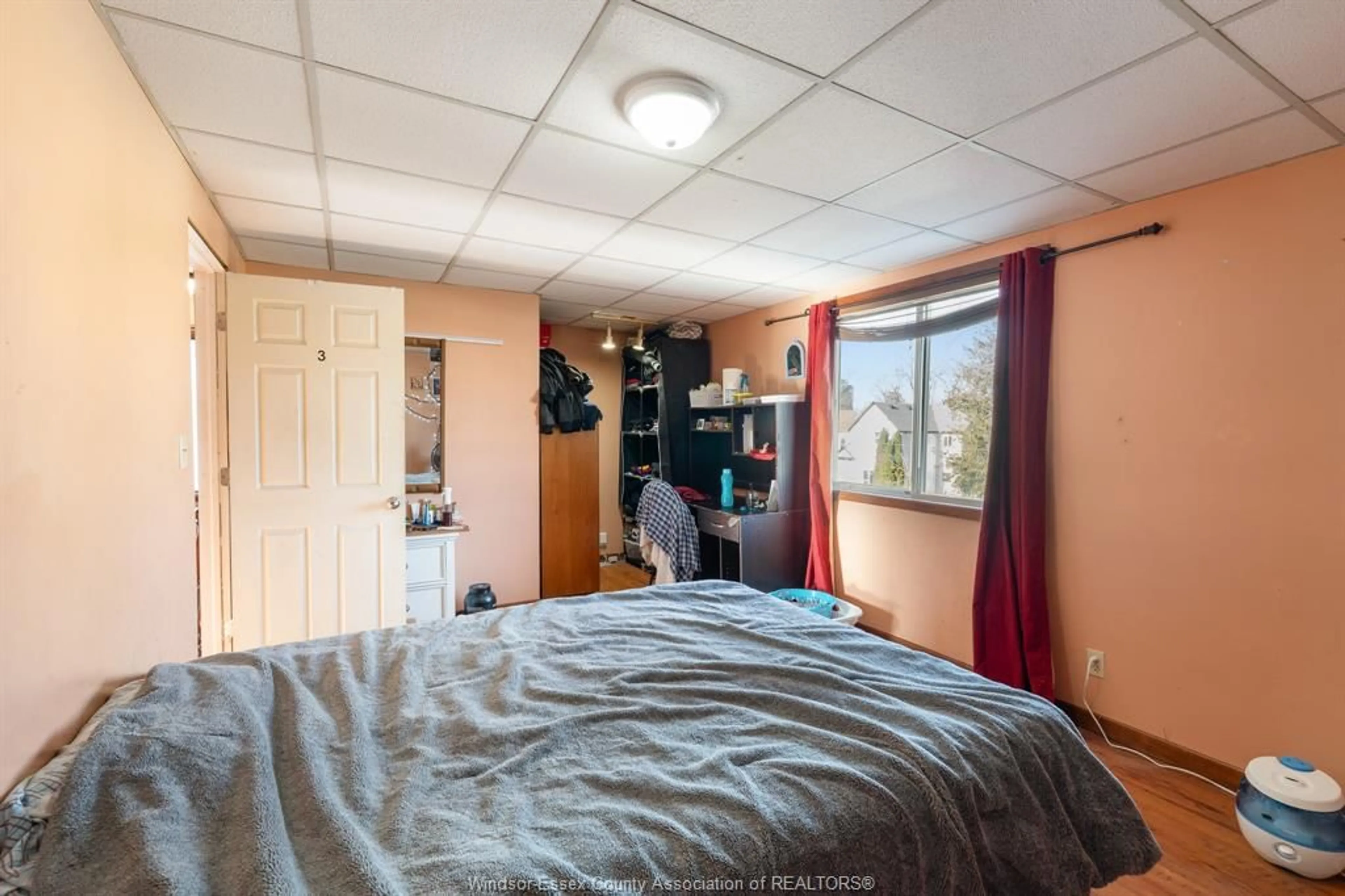 A pic of a room for 497 Caron Ave, Windsor Ontario N9A 5B5