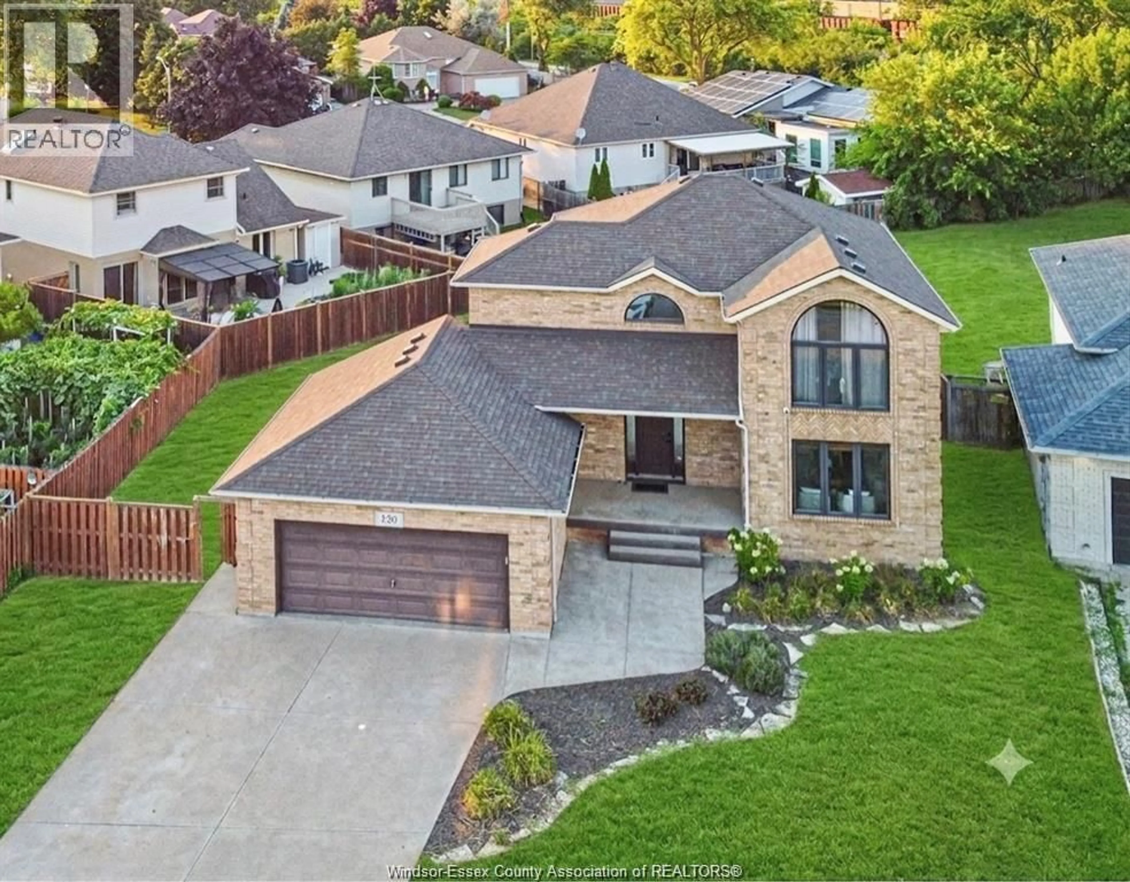 A pic from outside/outdoor area/front of a property/back of a property/a pic from drone, street for 120 HAMPTON Cres, Windsor Ontario N9E 4M5