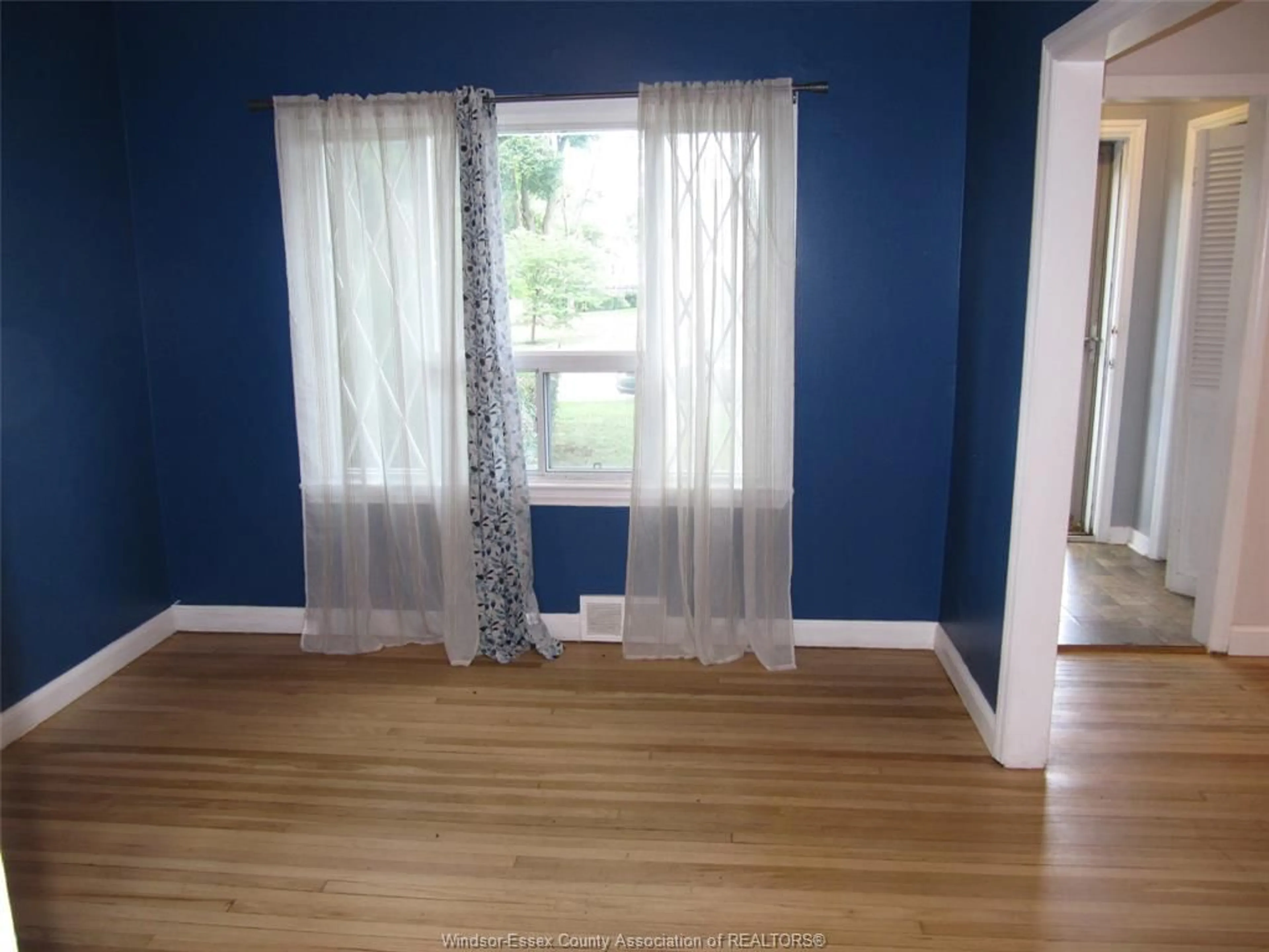A pic of a room for 909 St. Marys, Windsor Ontario N8S 2V1