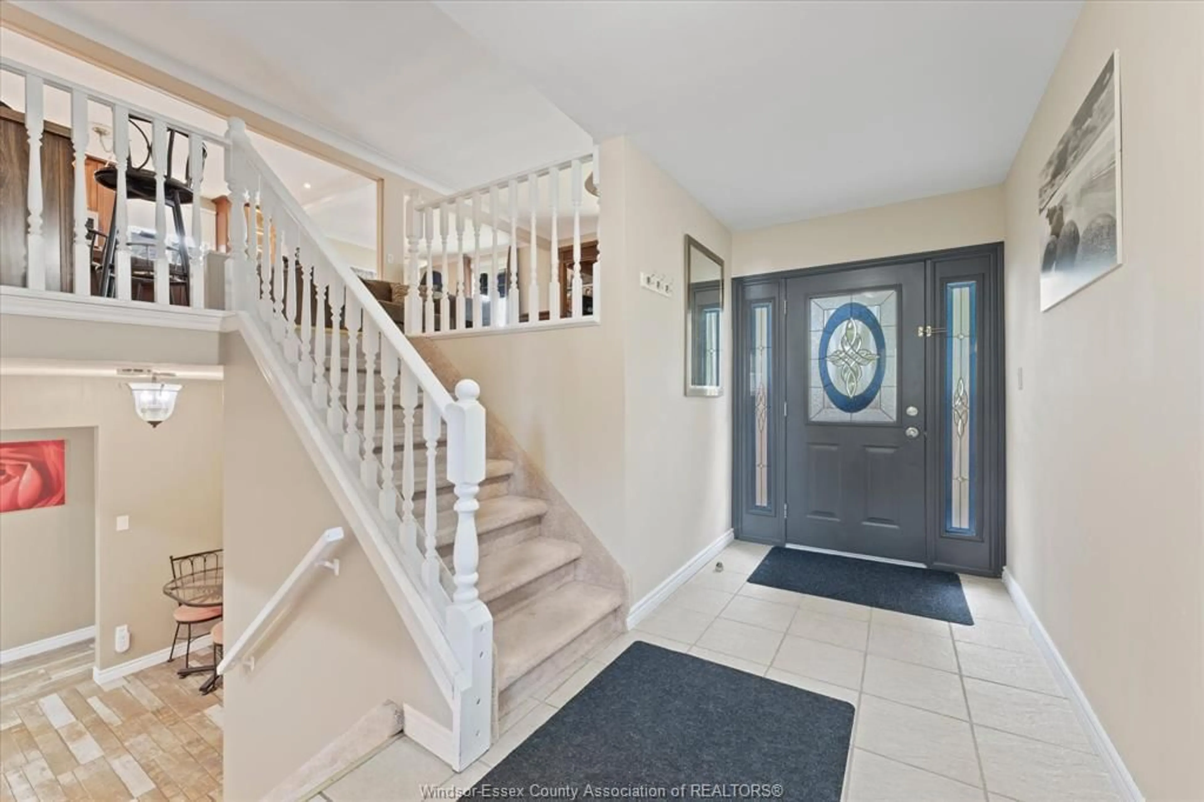 Indoor entryway for 2402 St. Alphonse Ave, Tecumseh Ontario N8N 2W9