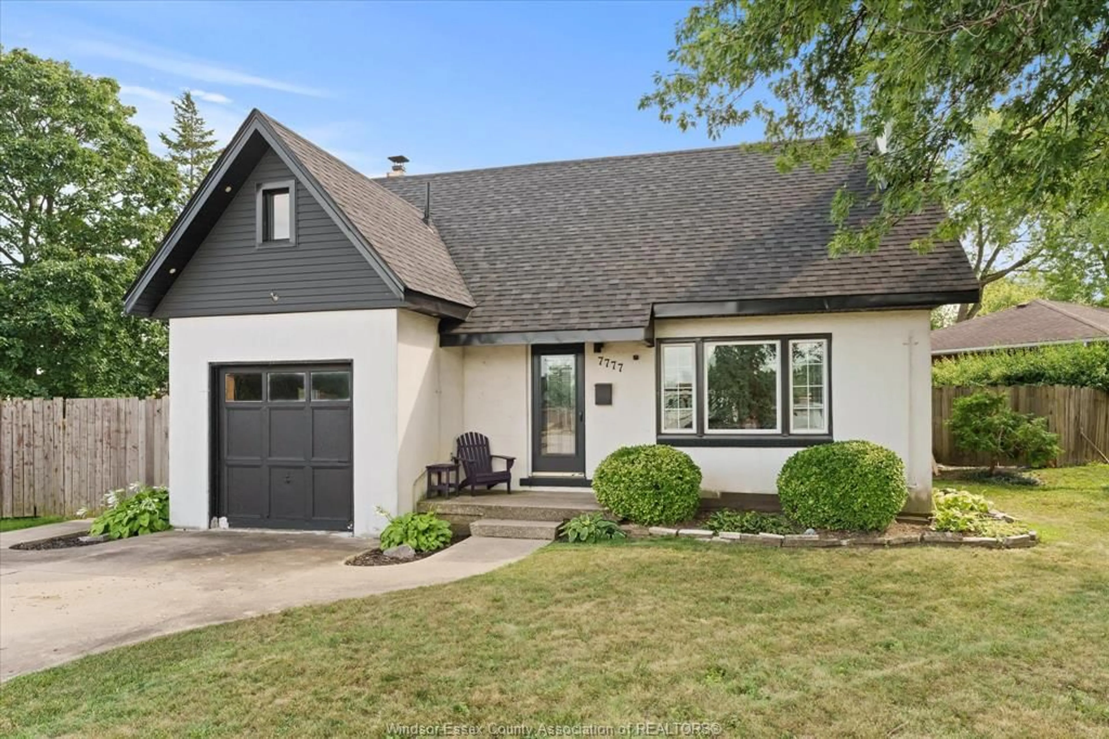 Home with vinyl exterior material, street for 7777 CEDARVIEW, Windsor Ontario N8S 1K1