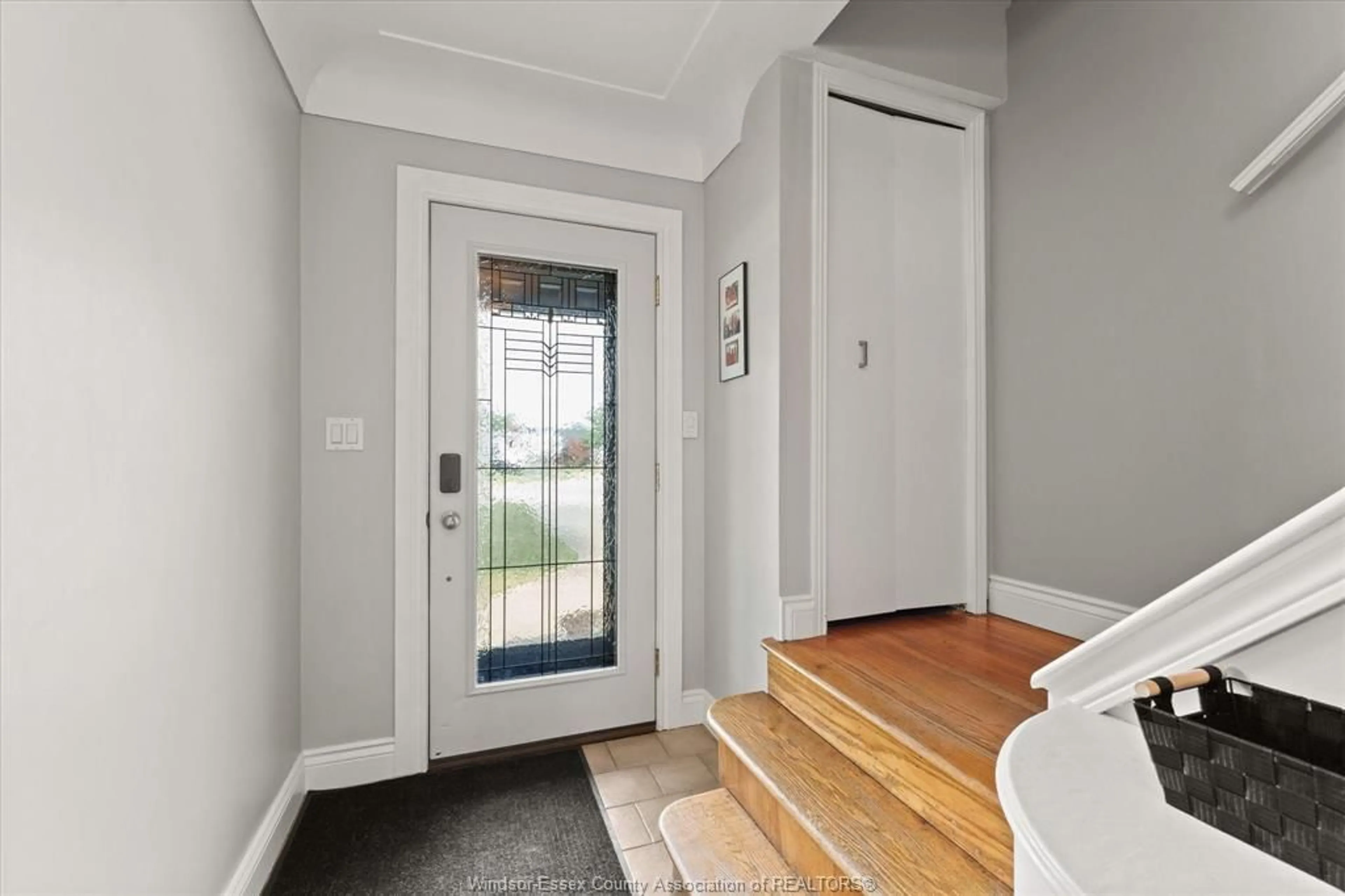 Indoor entryway for 7777 CEDARVIEW, Windsor Ontario N8S 1K1