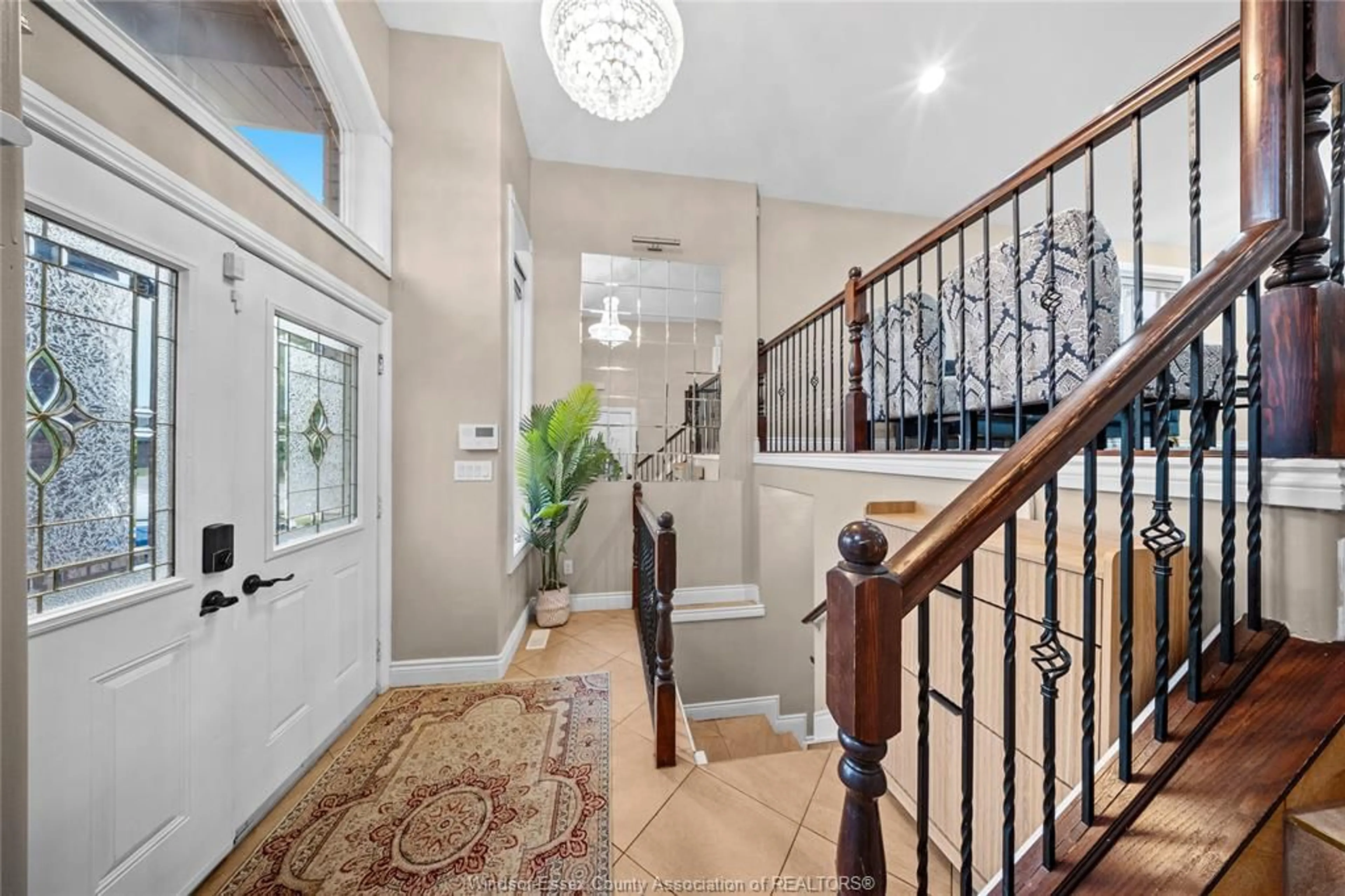 Indoor entryway for 1914 EVERTS, Windsor Ontario N9B 0B6