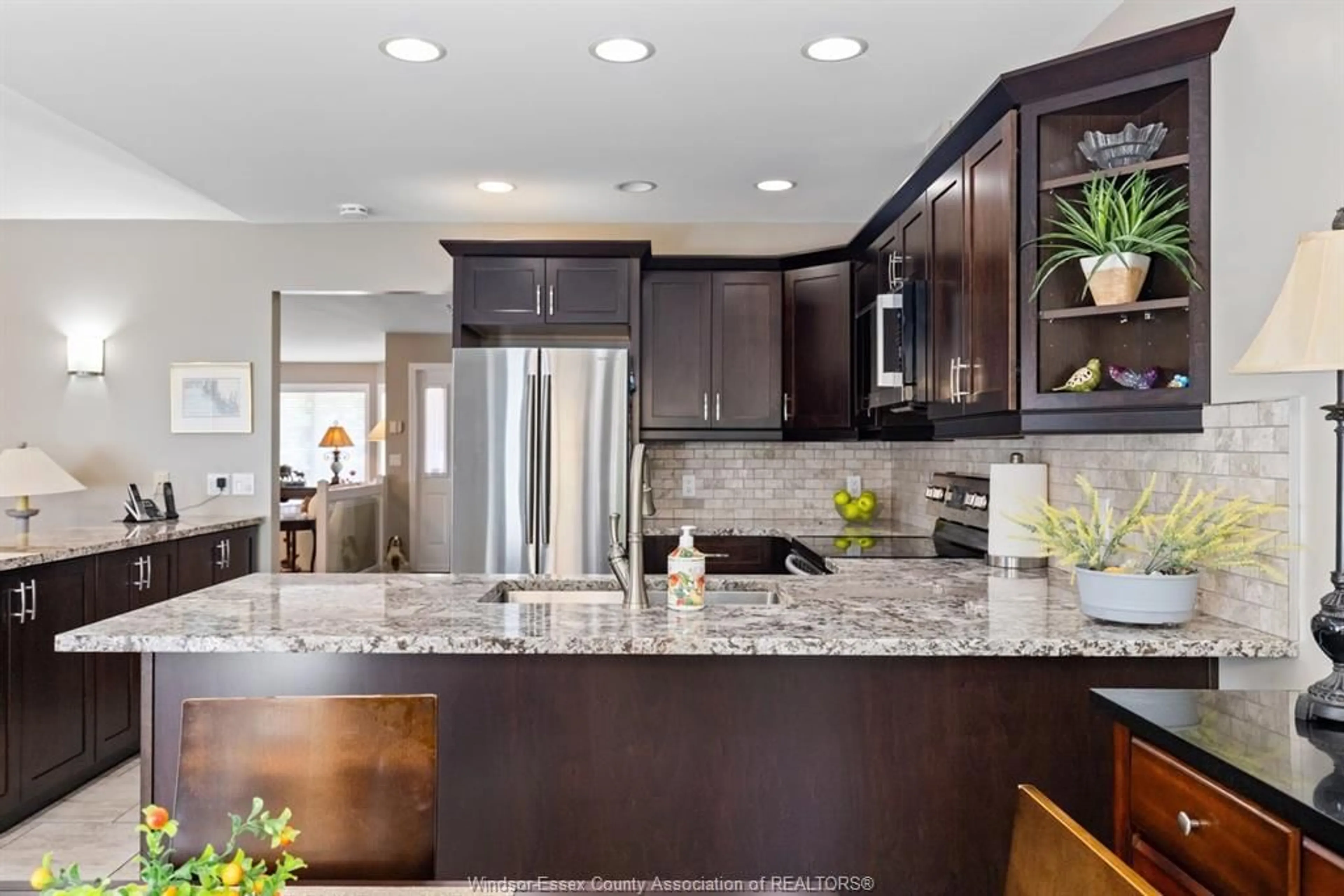 Contemporary kitchen, ceramic/tile floor for 522 BREEZEWOOD St, Windsor Ontario N8P 1H4