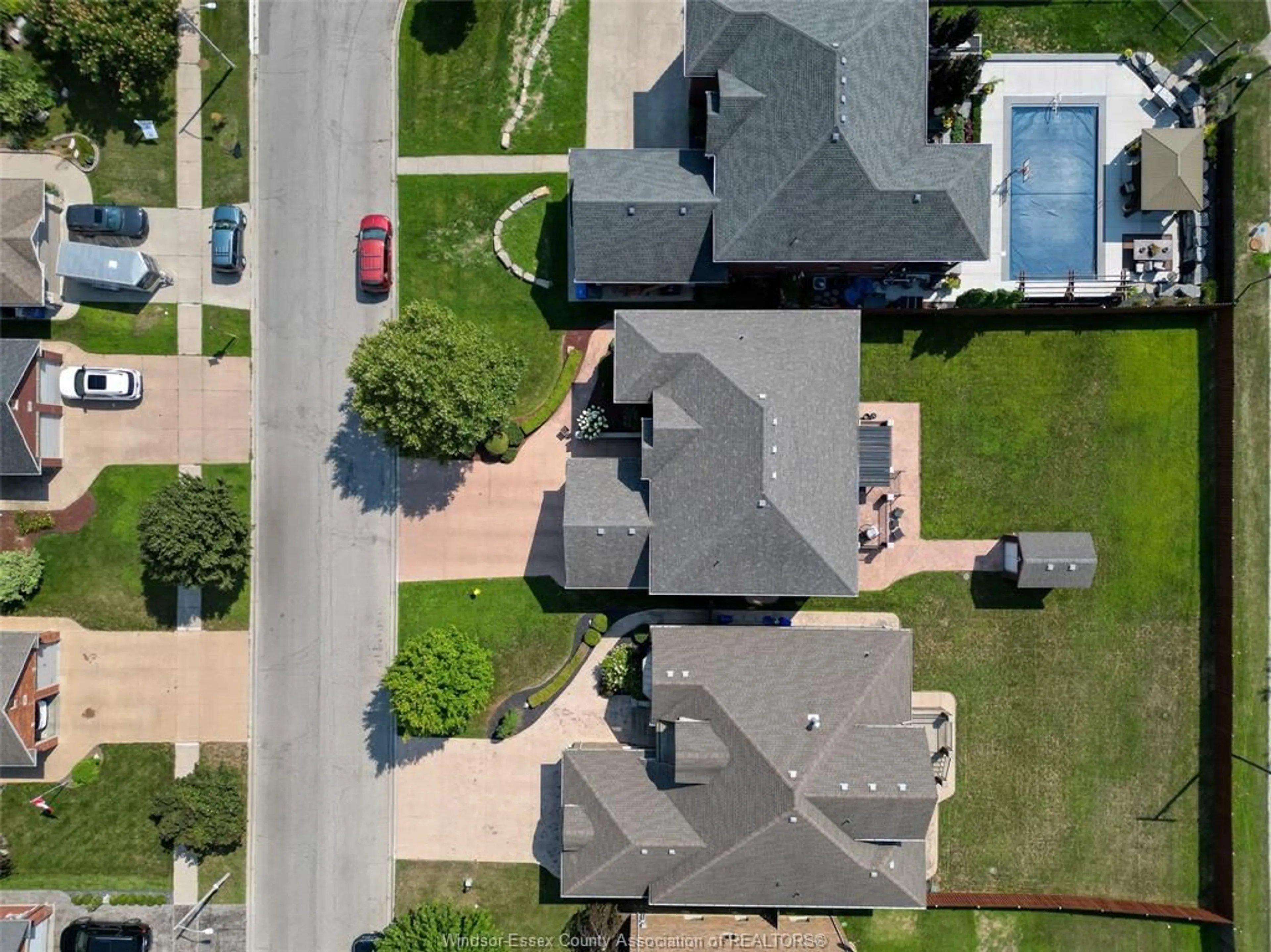 A pic from outside/outdoor area/front of a property/back of a property/a pic from drone, street for 201 ELLISON, Leamington Ontario N8H 5J2