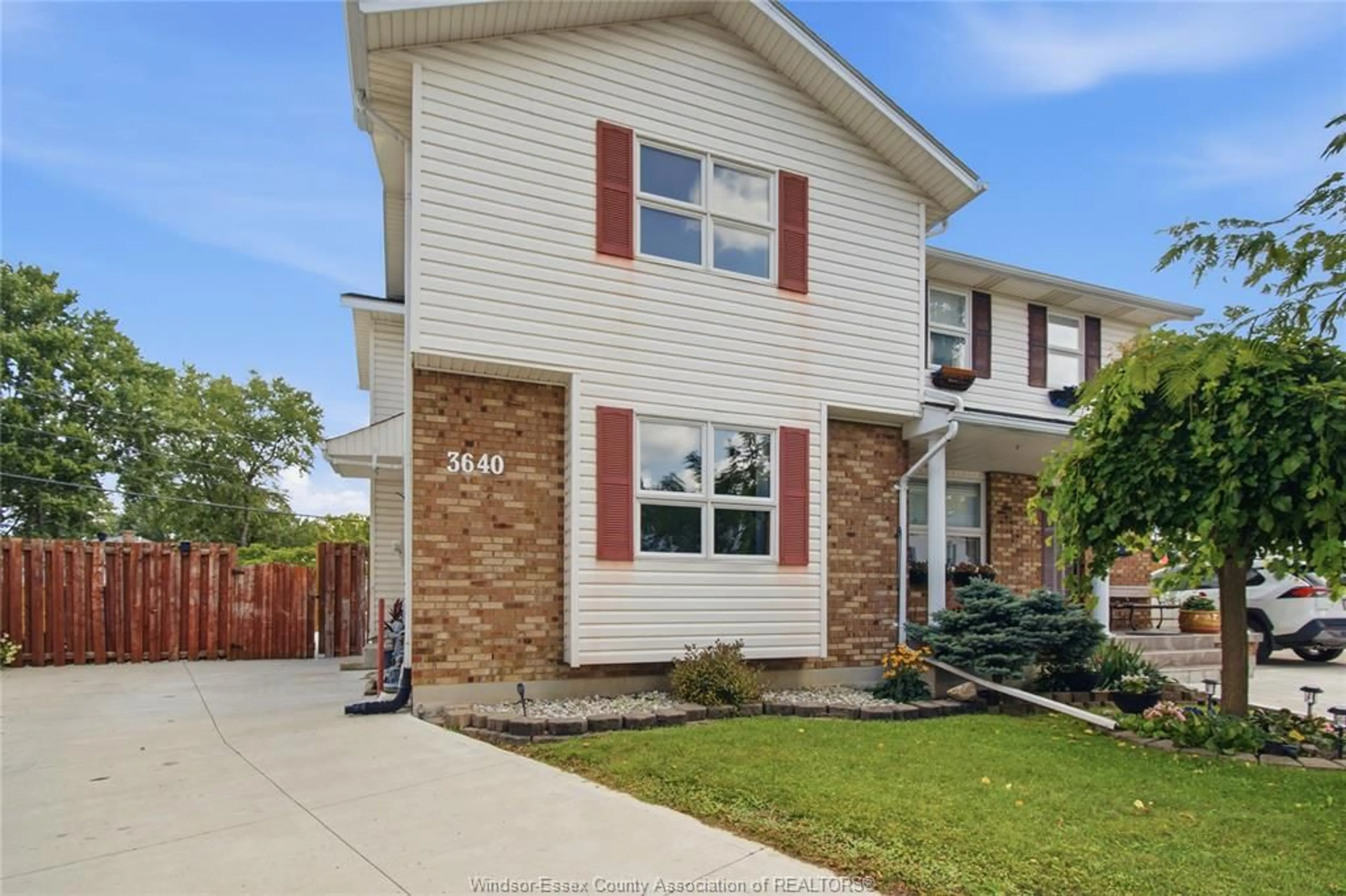 Home with brick exterior material, street for 3640 STEPHANIE Crt, Windsor Ontario N8W 5G5