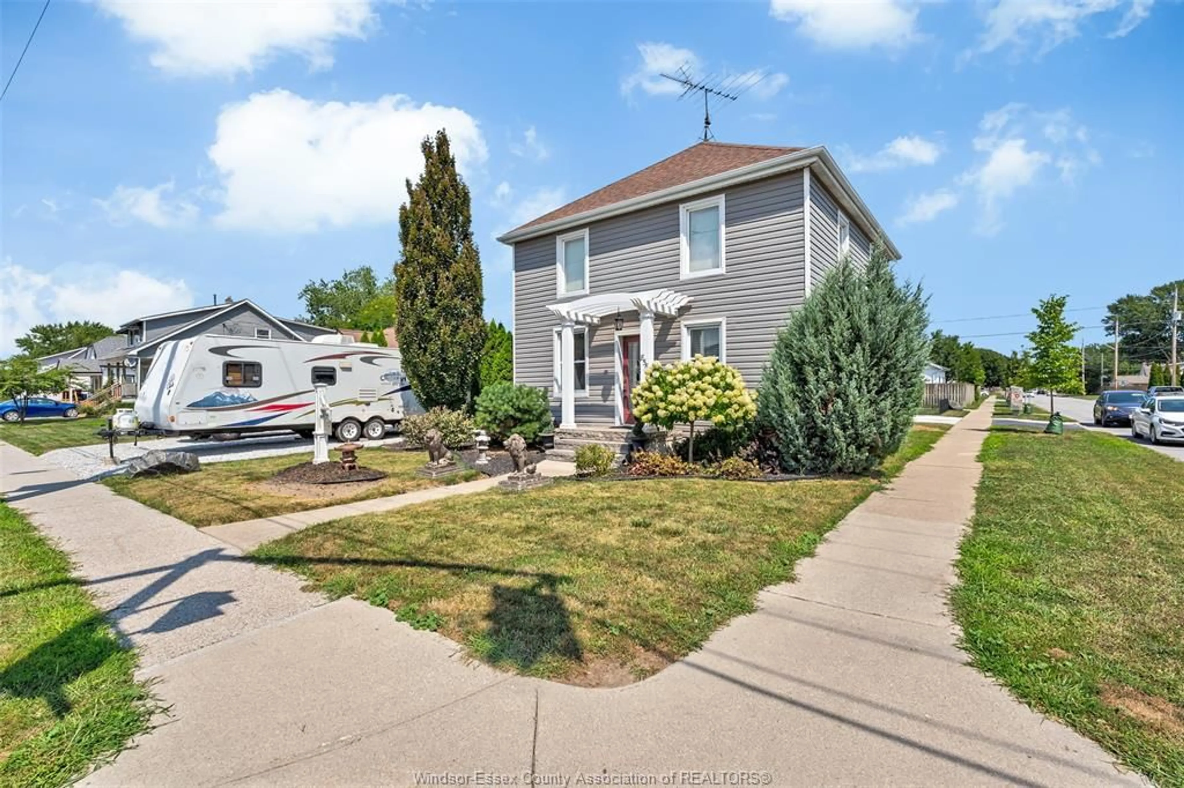 Unknown for 858 LESPERANCE, Tecumseh Ontario M8N 1W7