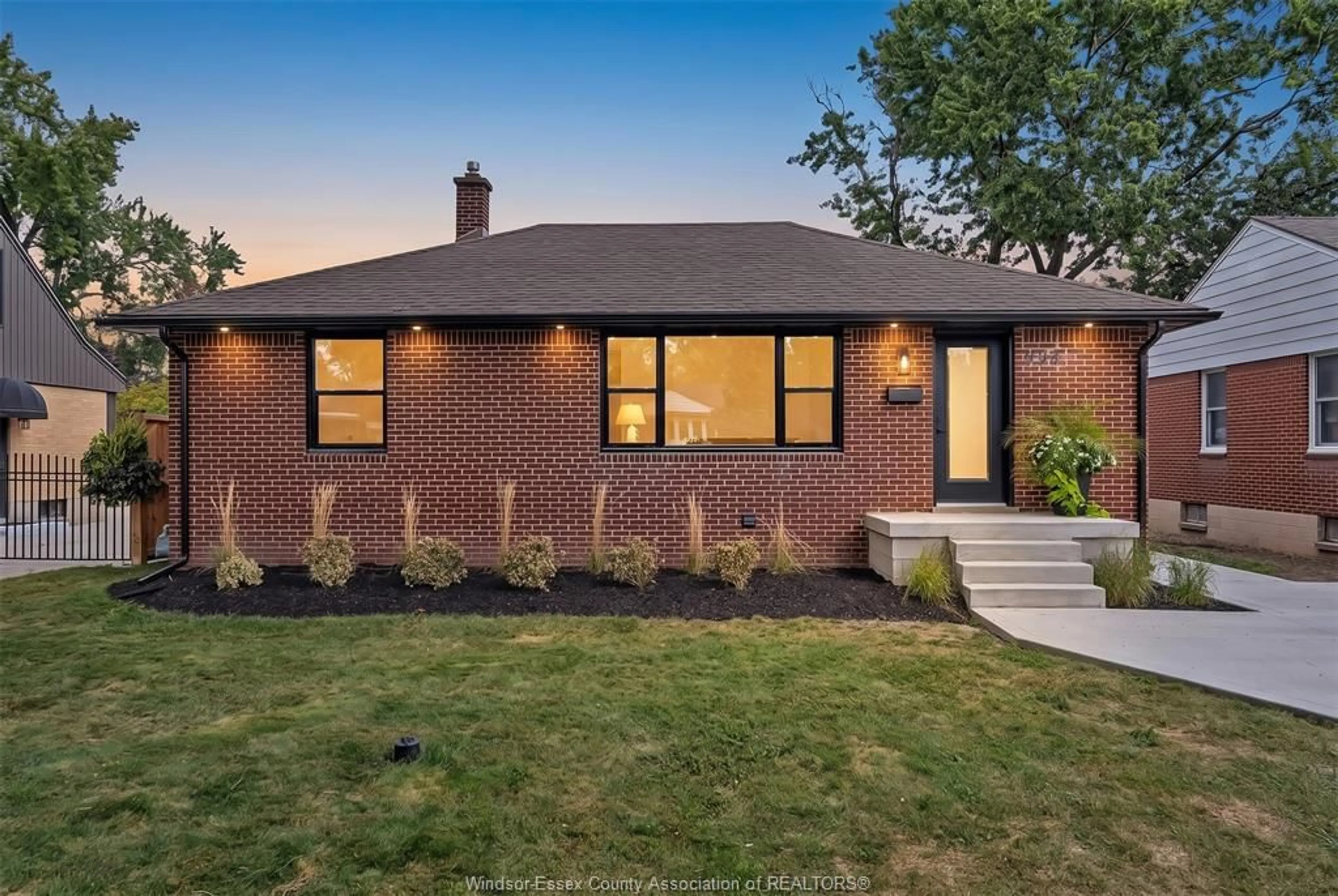 Home with brick exterior material, street for 994 ISABELLE, Windsor Ontario N8S 3B2