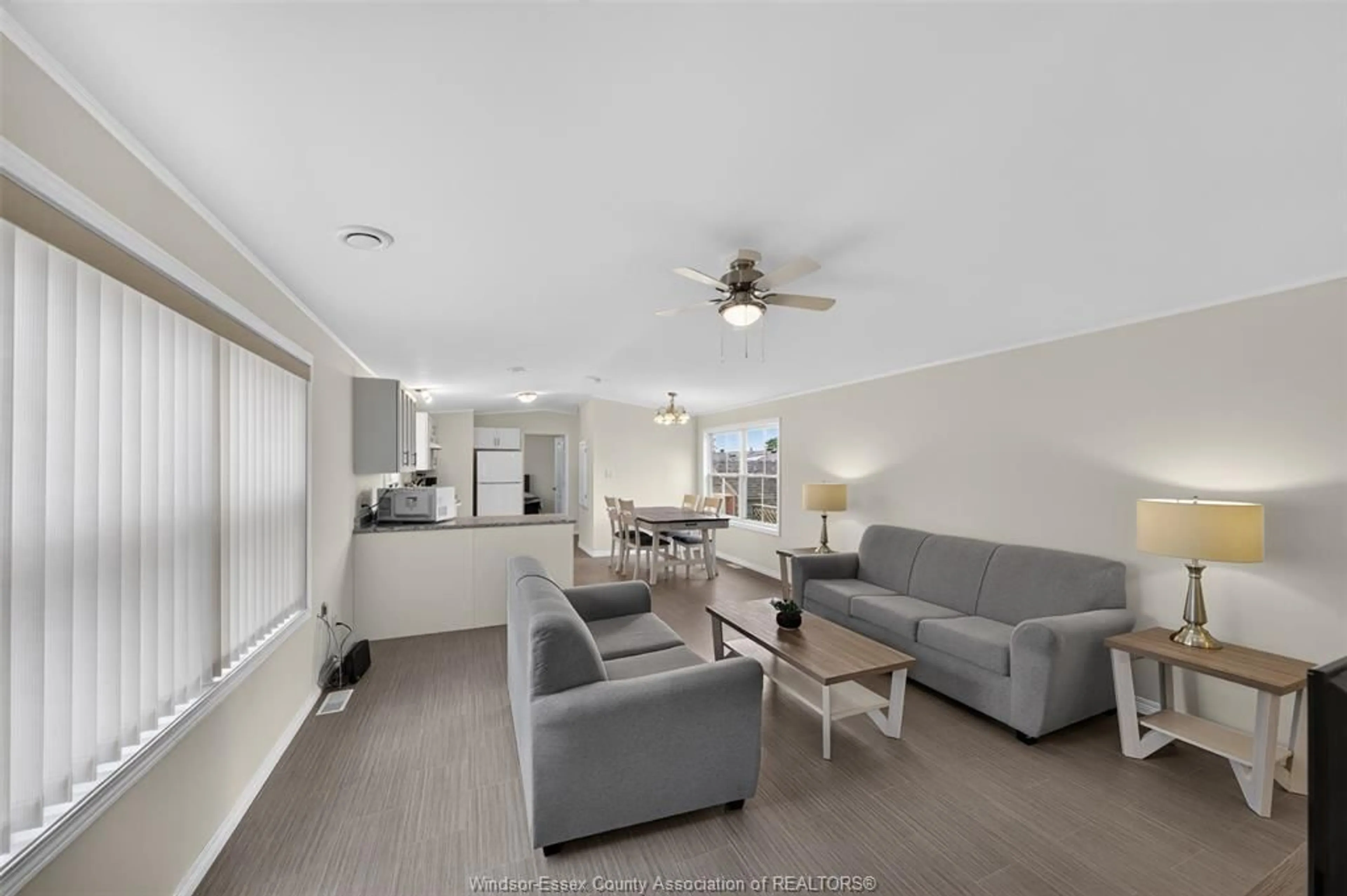 Living room with furniture, unknown for 122 STEVEN Crt, Essex Ontario N8M 1Z9